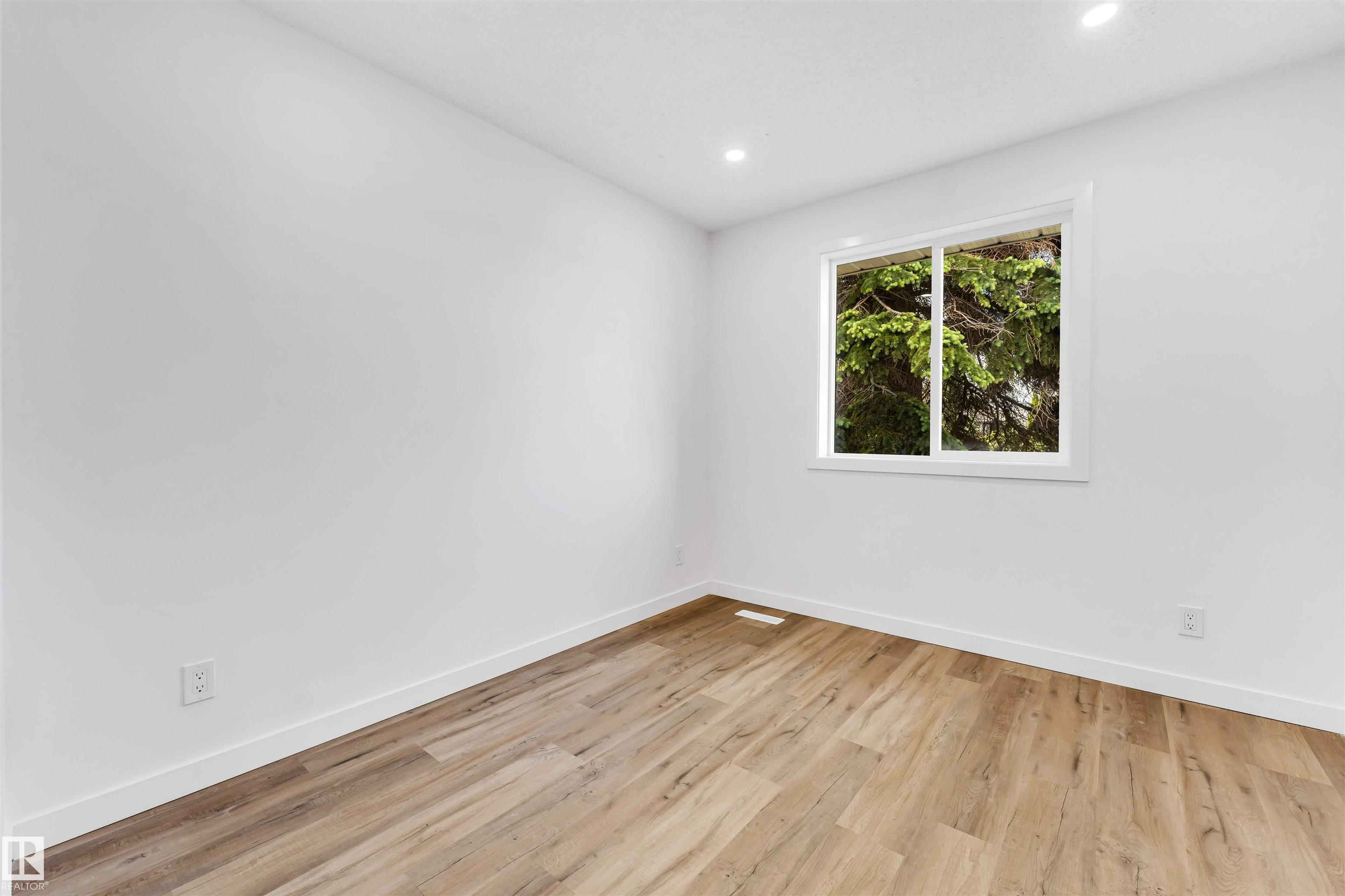 Photo 16 at 6404 88 Avenue NW, Kenilworth, Edmonton