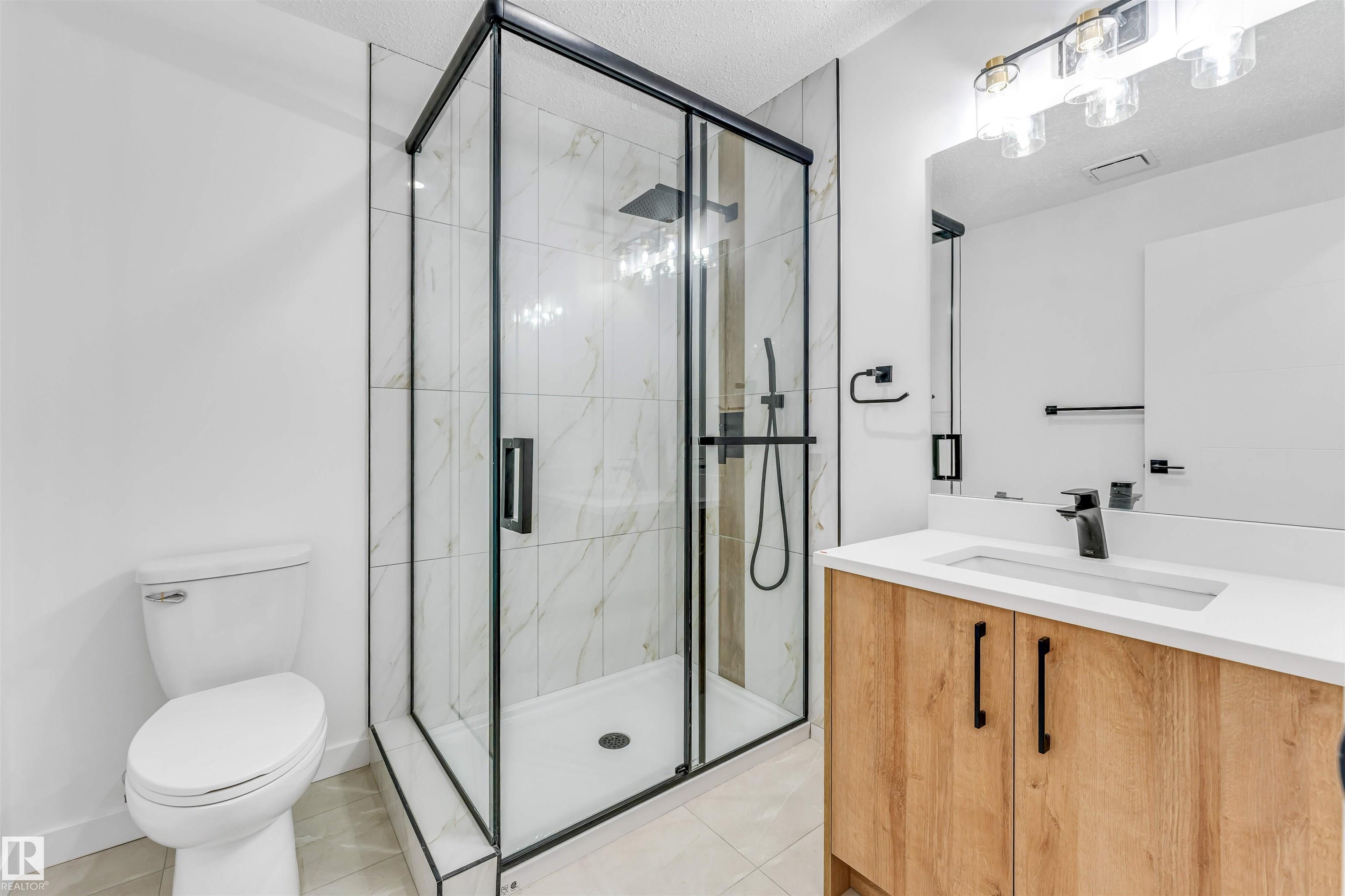 Photo 18 at 6404 88 Avenue NW, Kenilworth, Edmonton