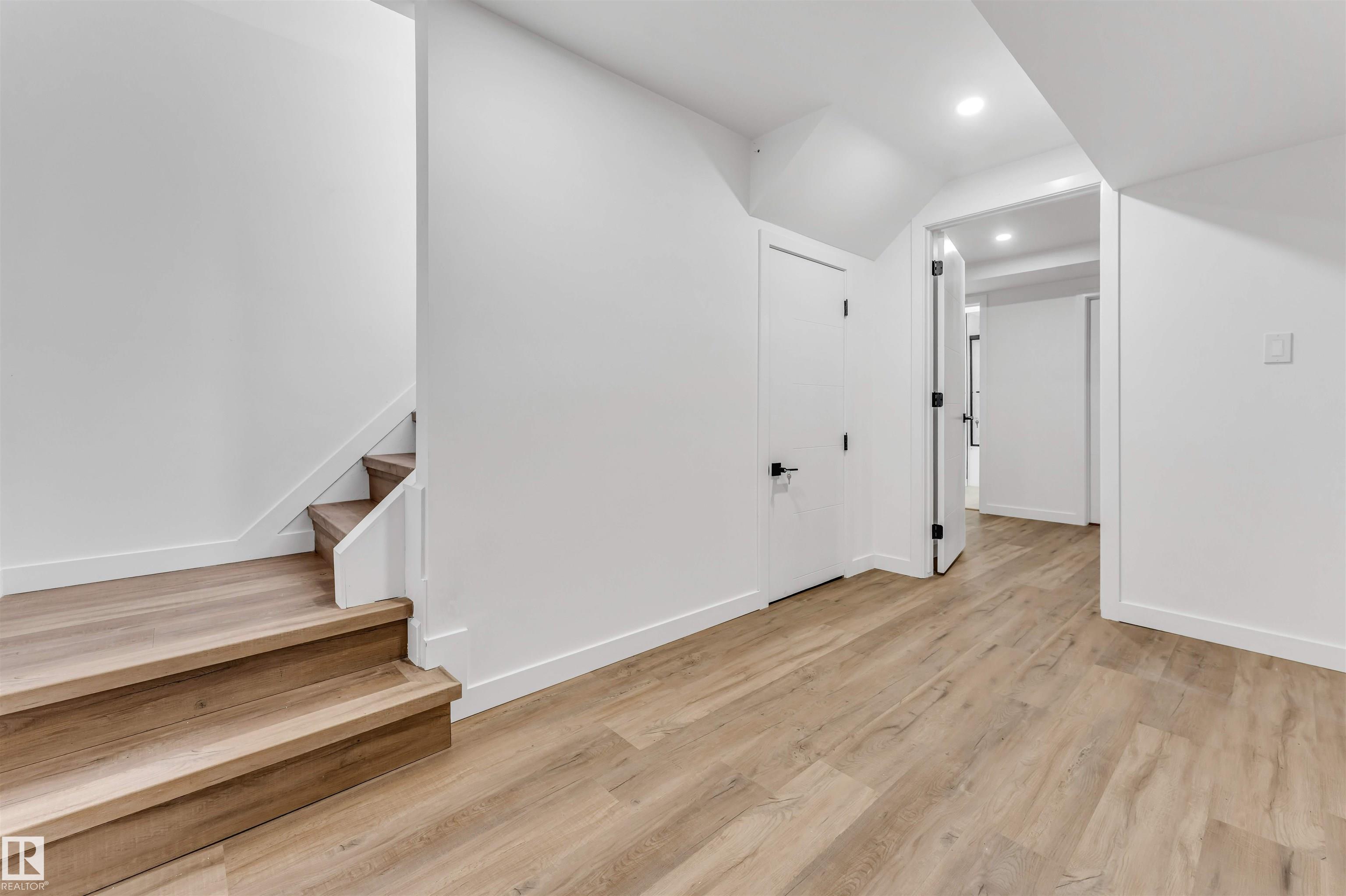 Photo 24 at 6404 88 Avenue NW, Kenilworth, Edmonton