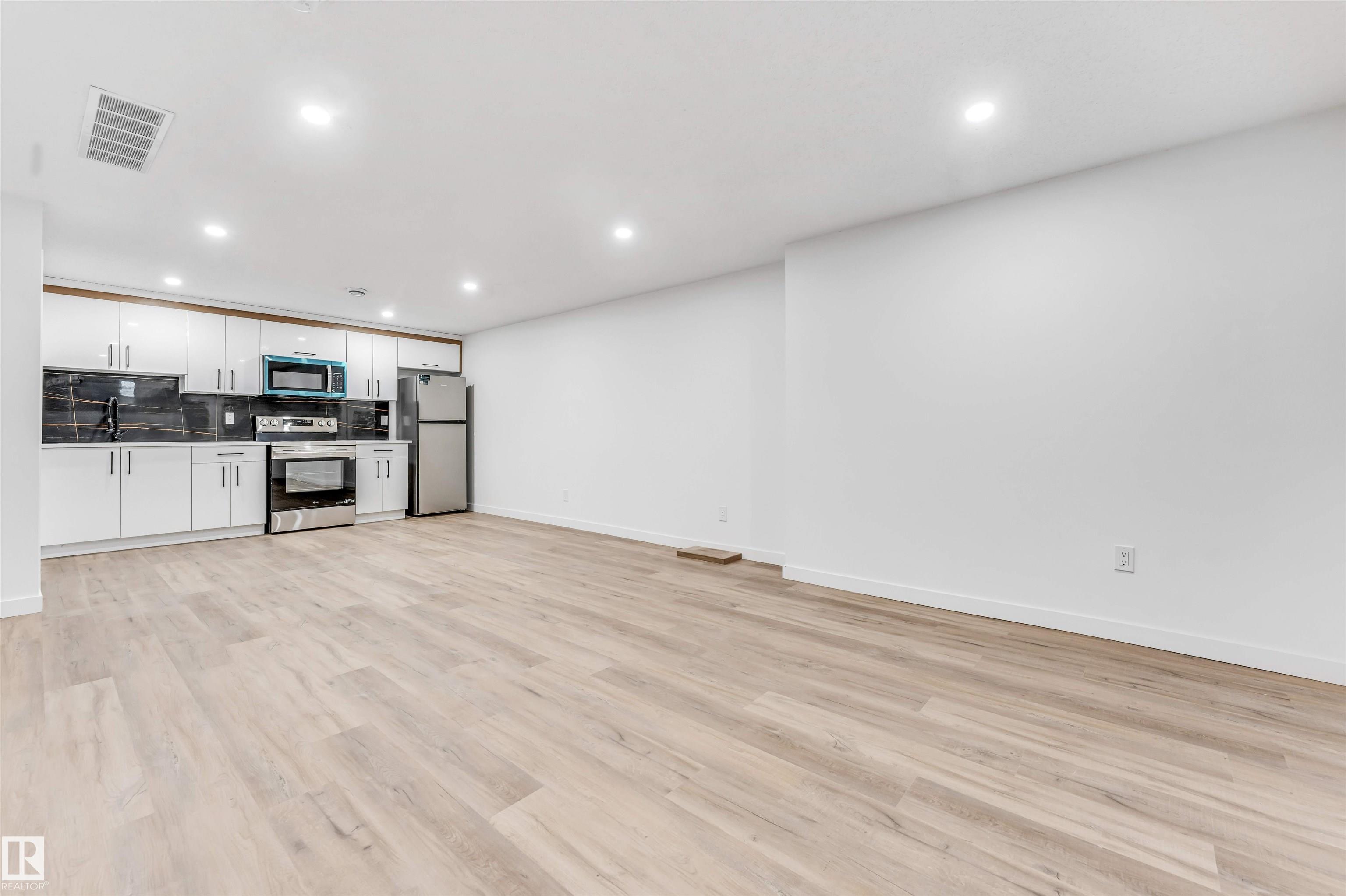 Photo 25 at 6404 88 Avenue NW, Kenilworth, Edmonton