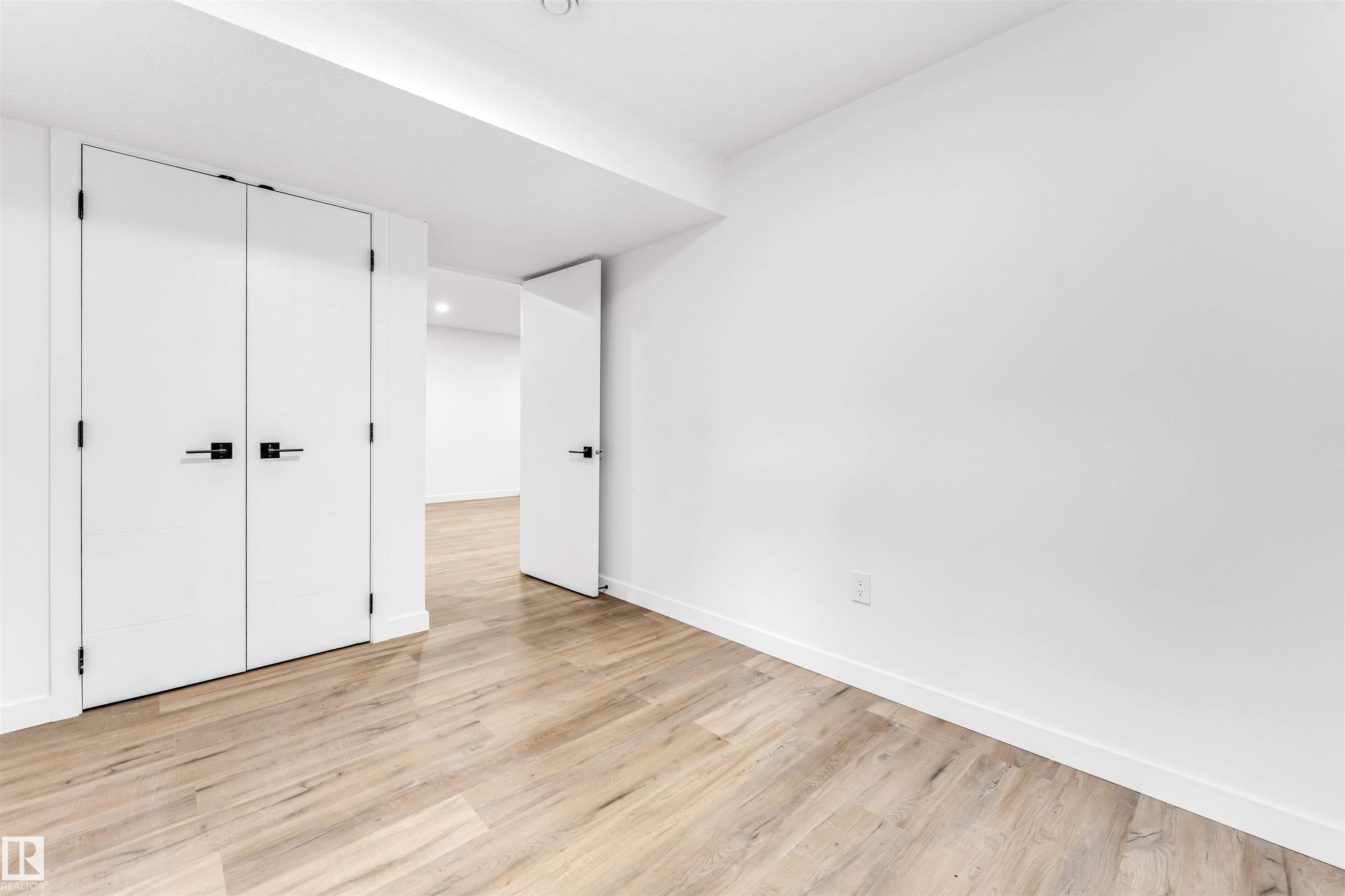 Photo 32 at 6404 88 Avenue NW, Kenilworth, Edmonton