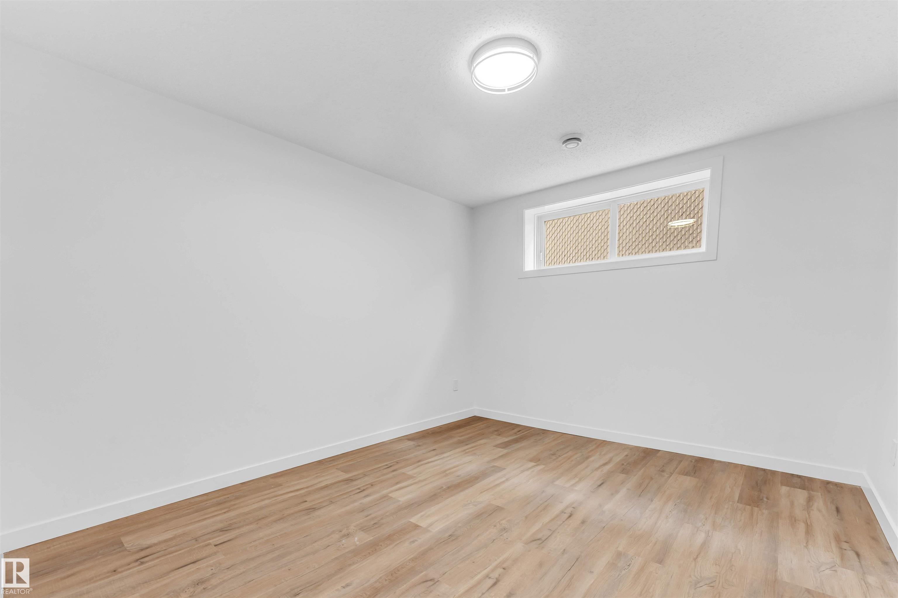 Photo 33 at 6404 88 Avenue NW, Kenilworth, Edmonton