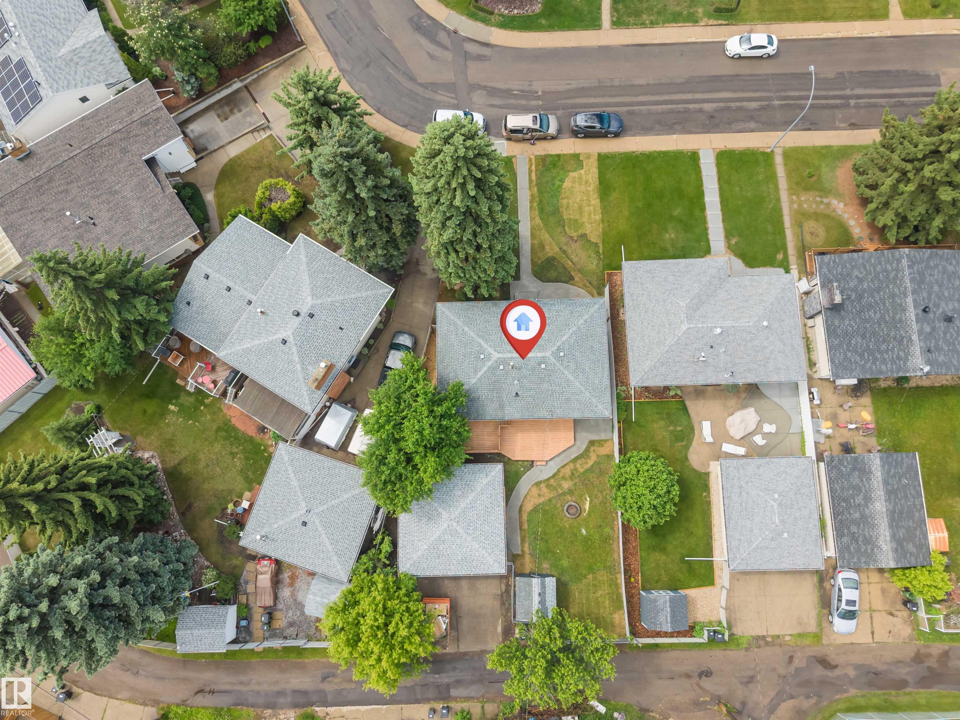 Photo 39 at 6404 88 Avenue NW, Kenilworth, Edmonton