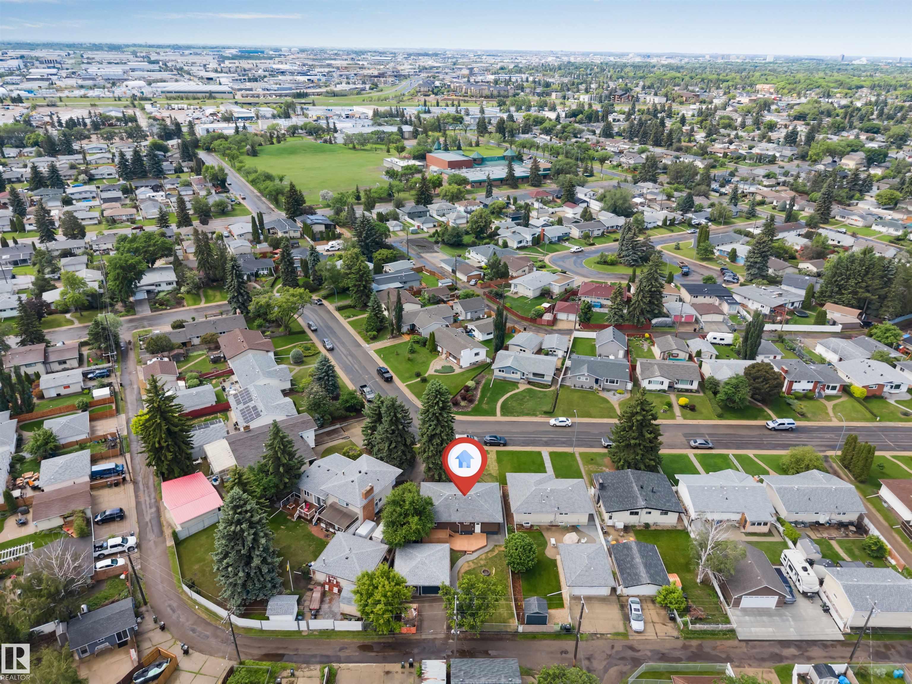 Photo 40 at 6404 88 Avenue NW, Kenilworth, Edmonton