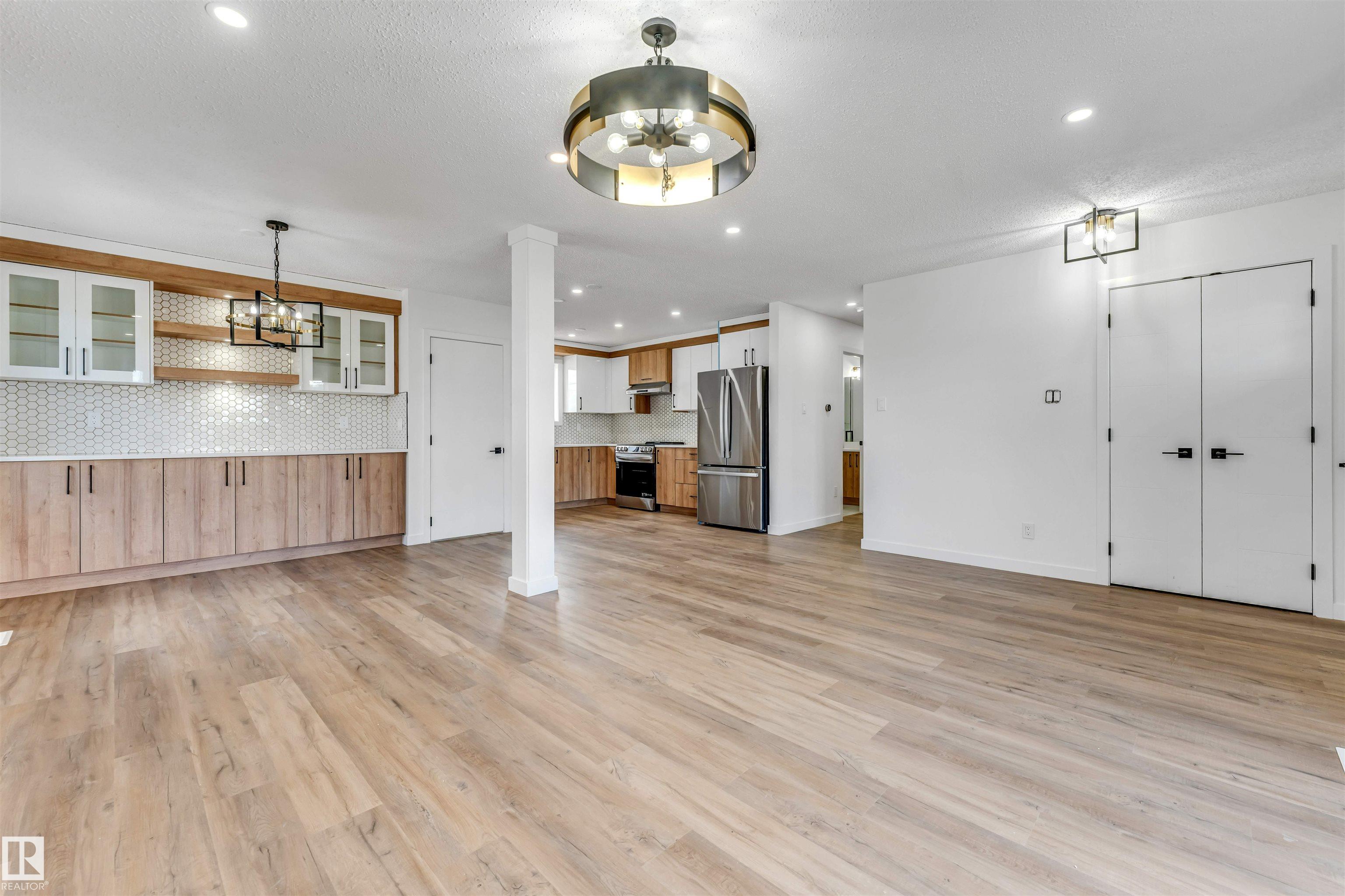 Photo 8 at 6404 88 Avenue NW, Kenilworth, Edmonton