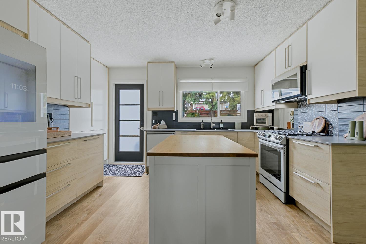 Photo 14 at 3504 102 Avenue NW, Rundle Heights, Edmonton