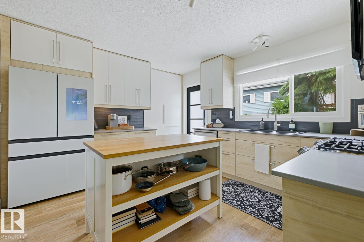 Photo 16 at 3504 102 Avenue NW, Rundle Heights, Edmonton
