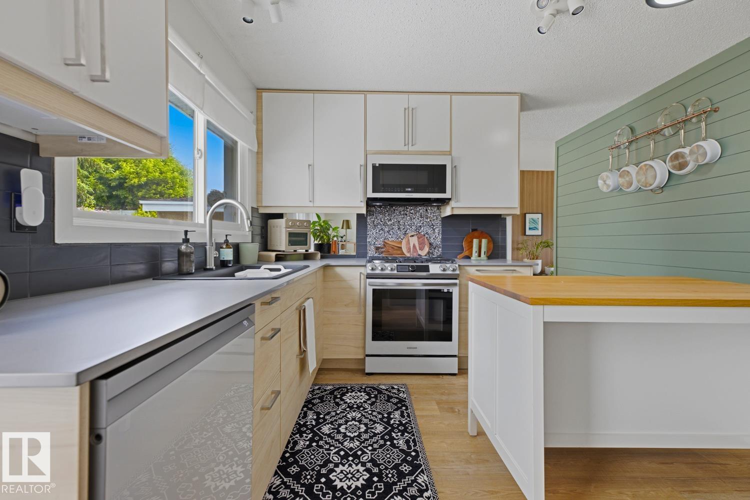 Photo 19 at 3504 102 Avenue NW, Rundle Heights, Edmonton