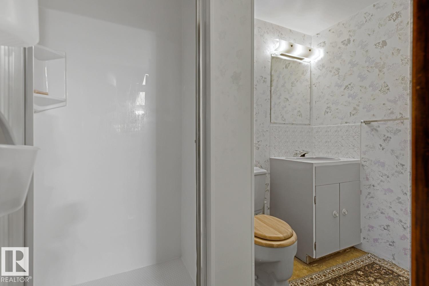 Photo 37 at 3504 102 Avenue NW, Rundle Heights, Edmonton