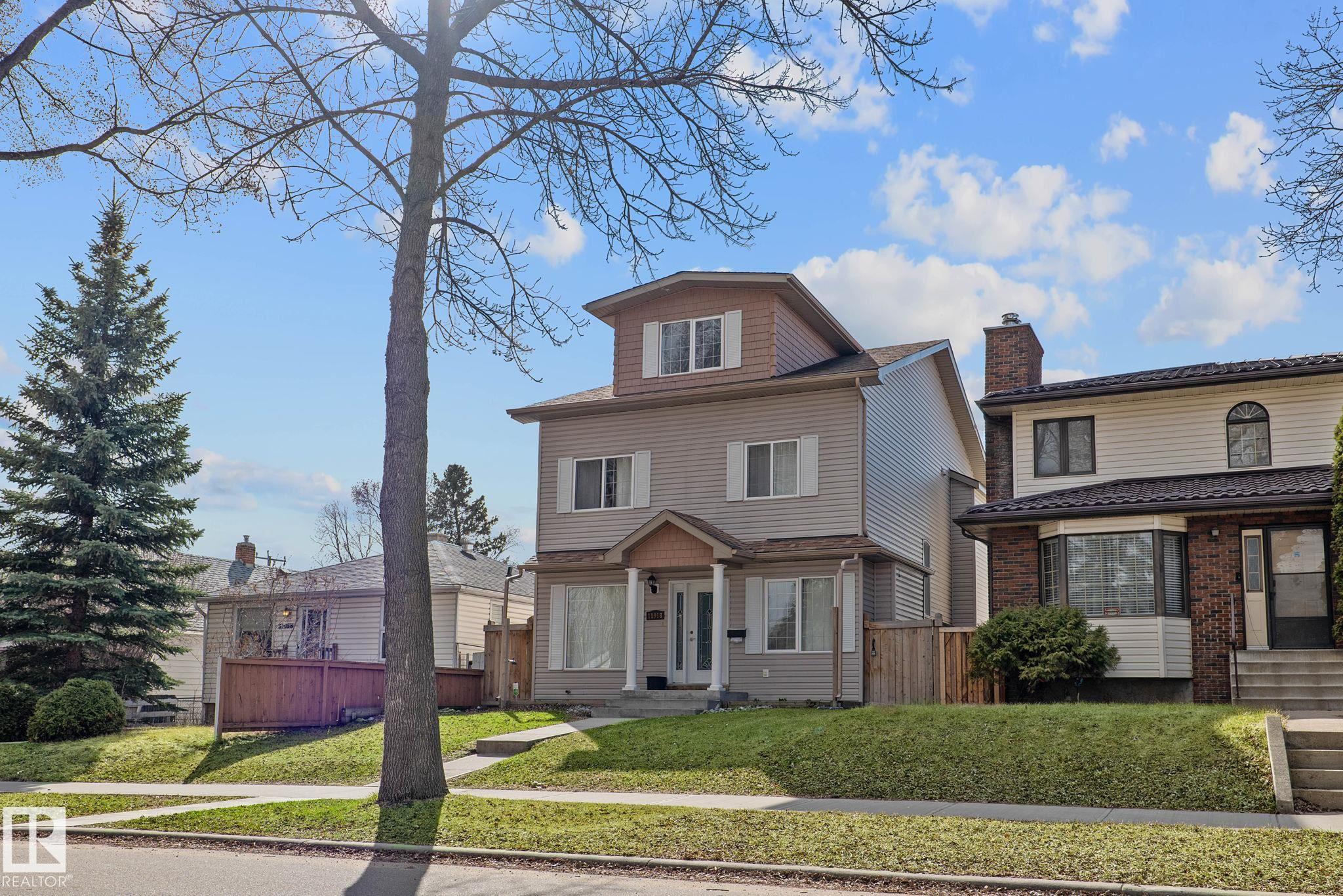 Photo 4 at 11918 68 Street NW, Montrose, Edmonton