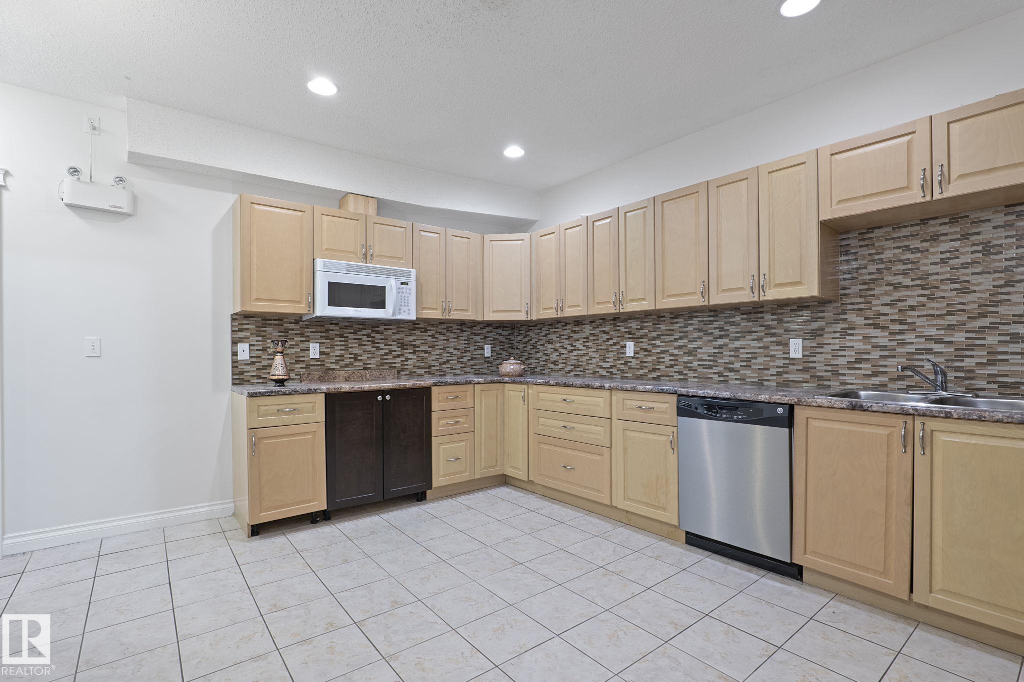 Photo 33 at 11918 68 Street NW, Montrose, Edmonton