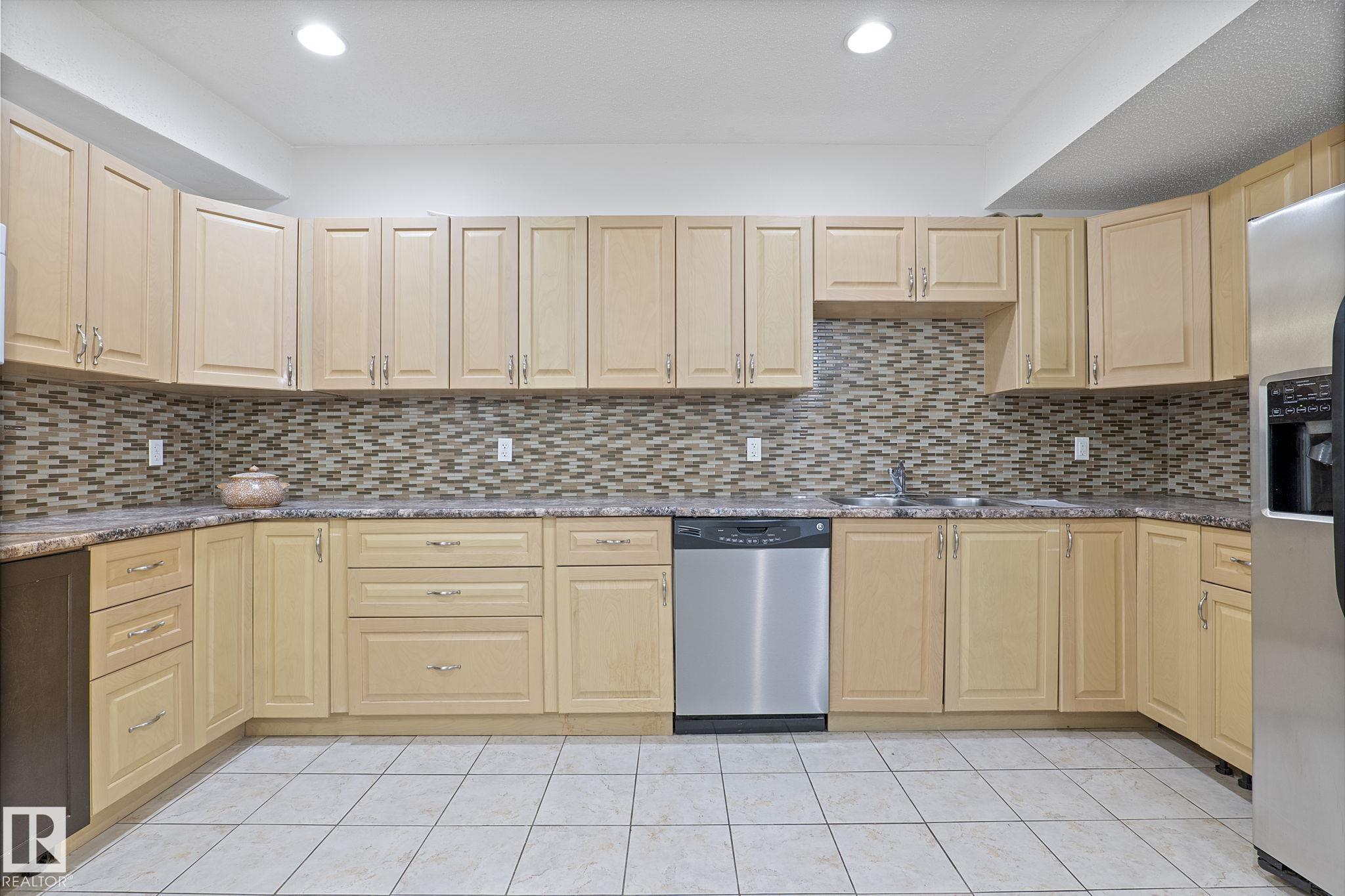 Photo 34 at 11918 68 Street NW, Montrose, Edmonton