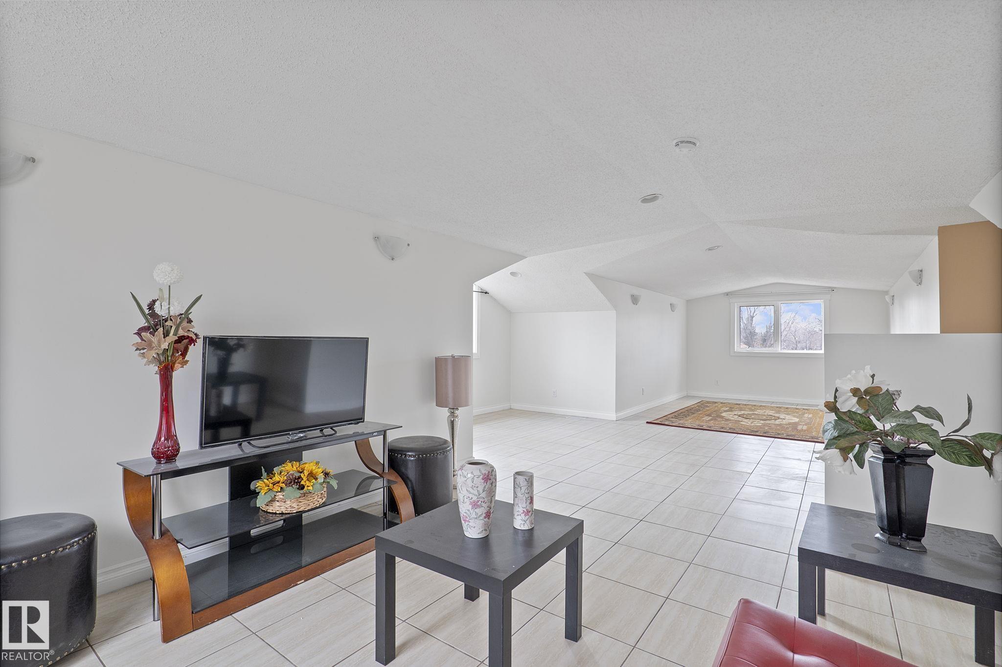 Photo 37 at 11918 68 Street NW, Montrose, Edmonton