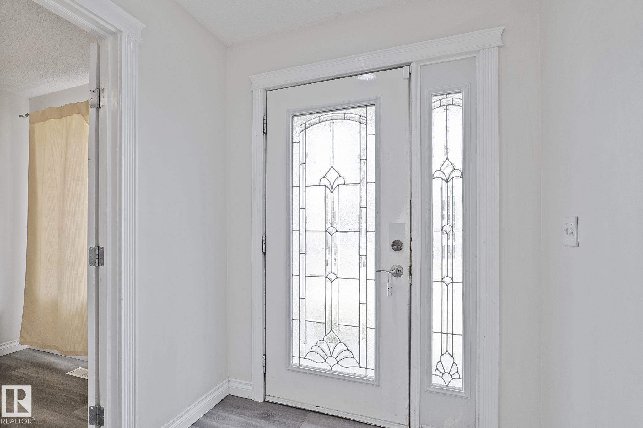 Photo 7 at 11918 68 Street NW, Montrose, Edmonton