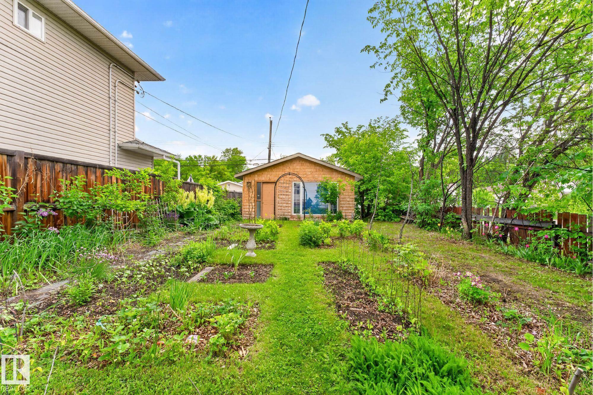 Photo 2 at 12201 95 Street NW, Delton, Edmonton
