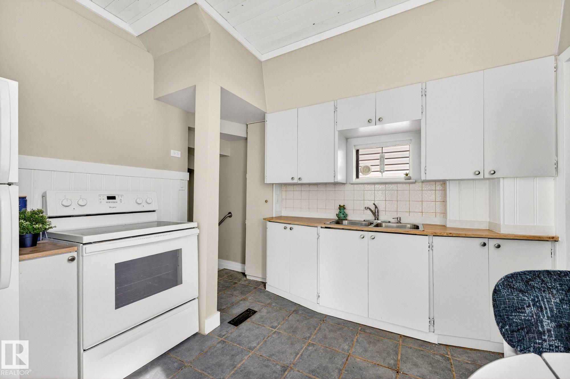 Photo 19 at 12201 95 Street NW, Delton, Edmonton