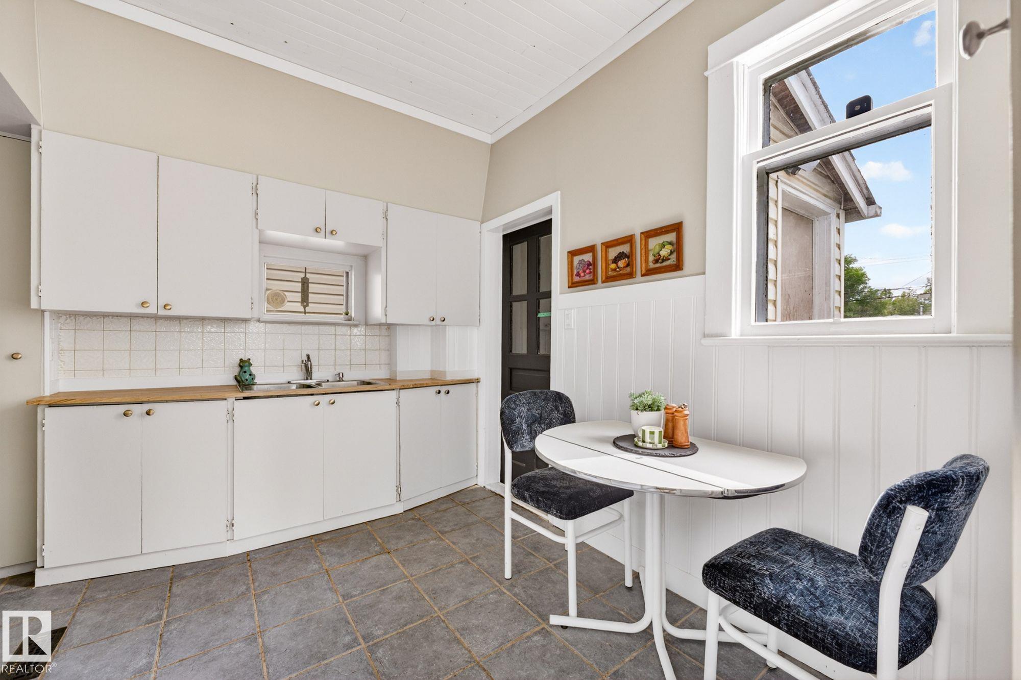 Photo 5 at 12201 95 Street NW, Delton, Edmonton