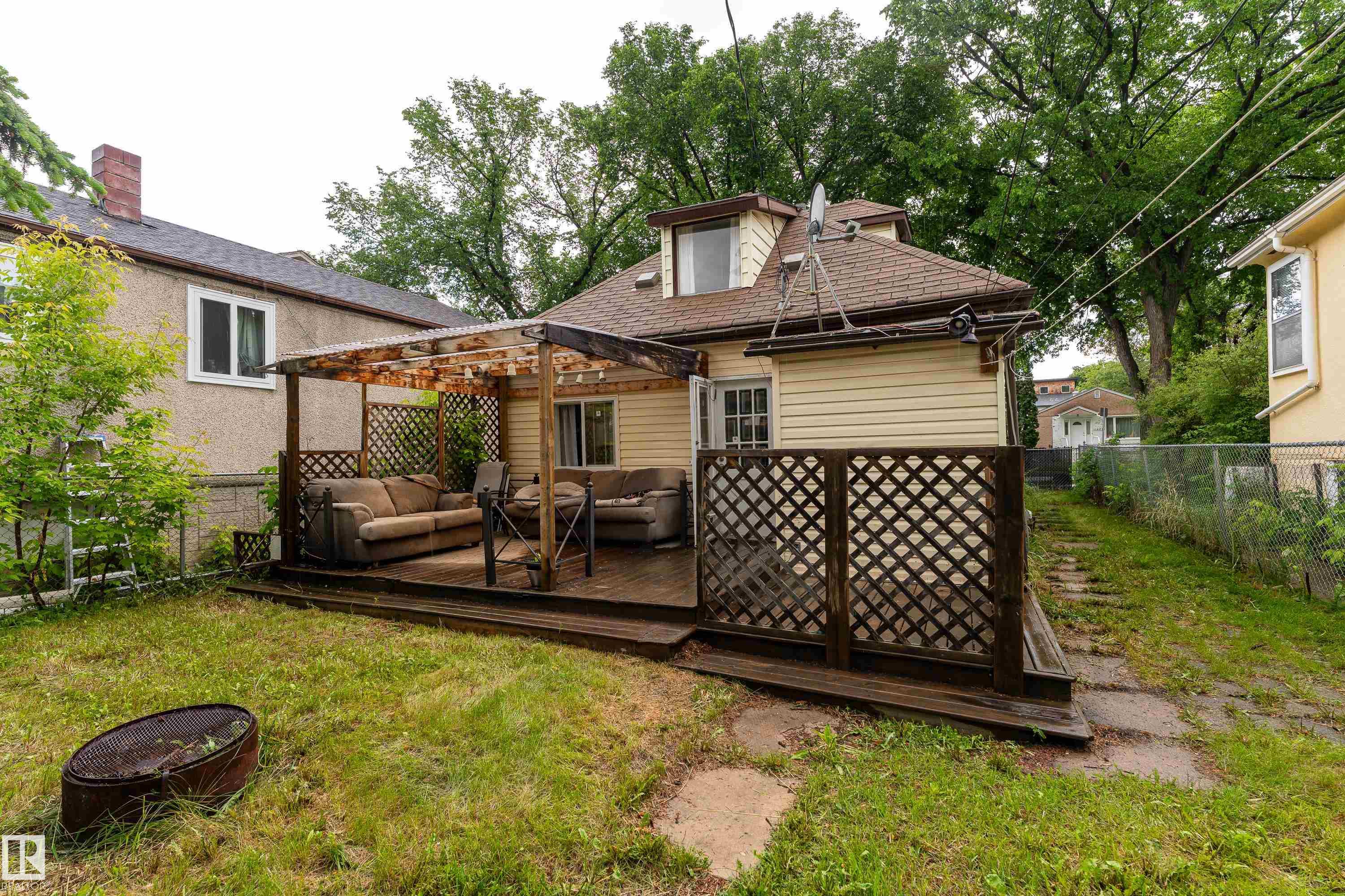 Photo 22 at 11406 89 Street NW, Alberta Avenue, Edmonton