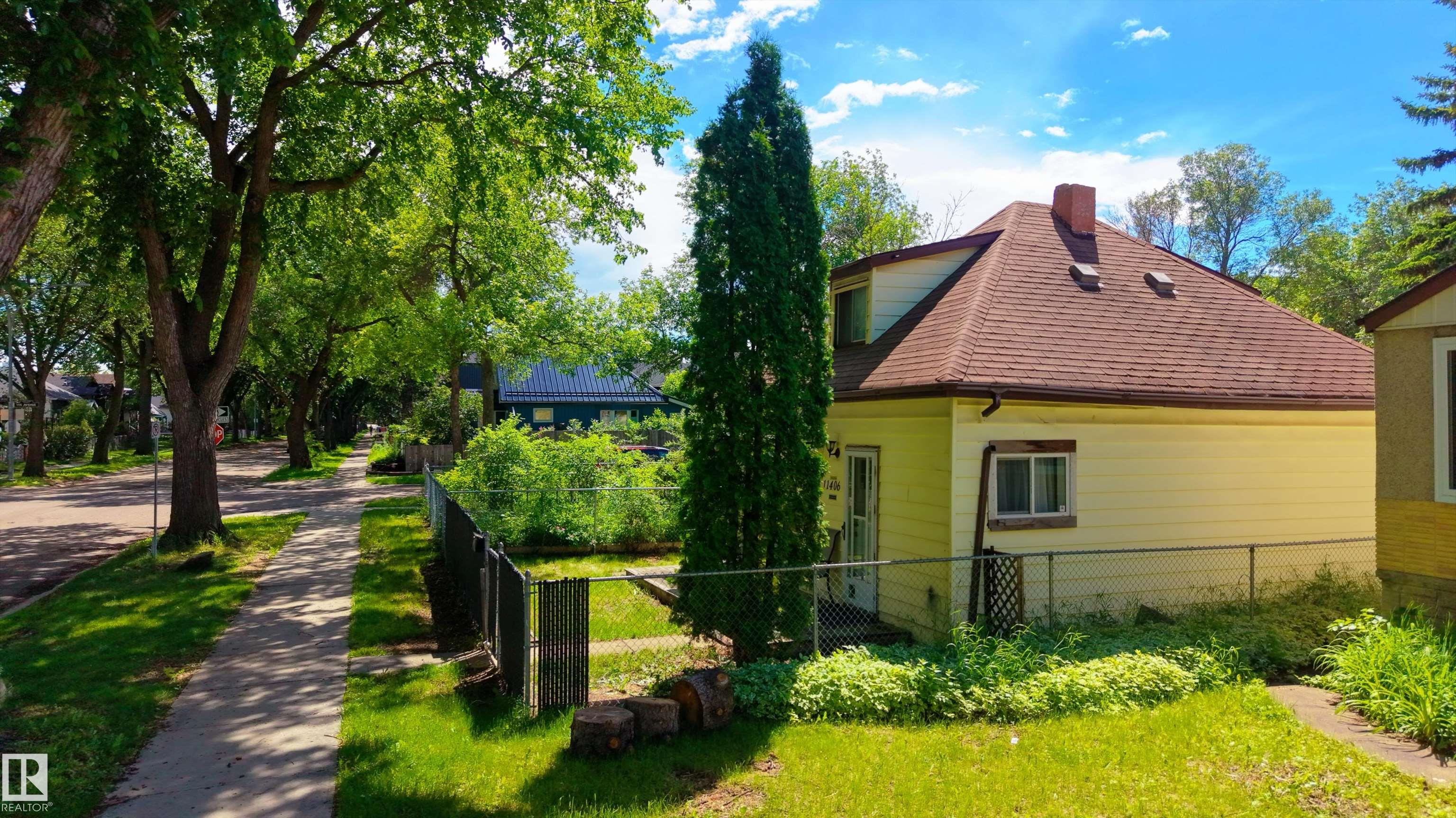 Photo 32 at 11406 89 Street NW, Alberta Avenue, Edmonton
