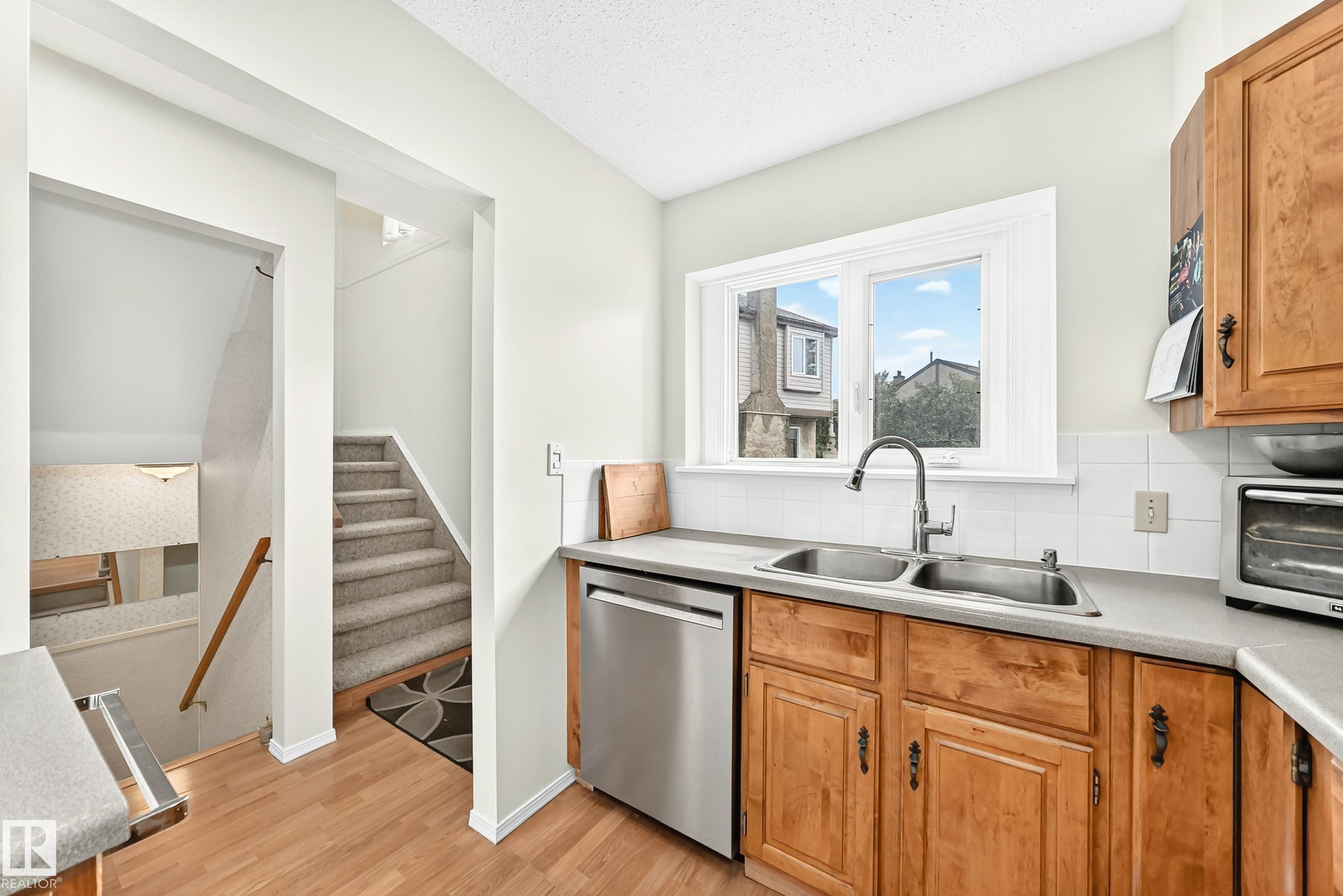 Photo 5 at 102 Royal Terrace NW, Ermineskin, Edmonton