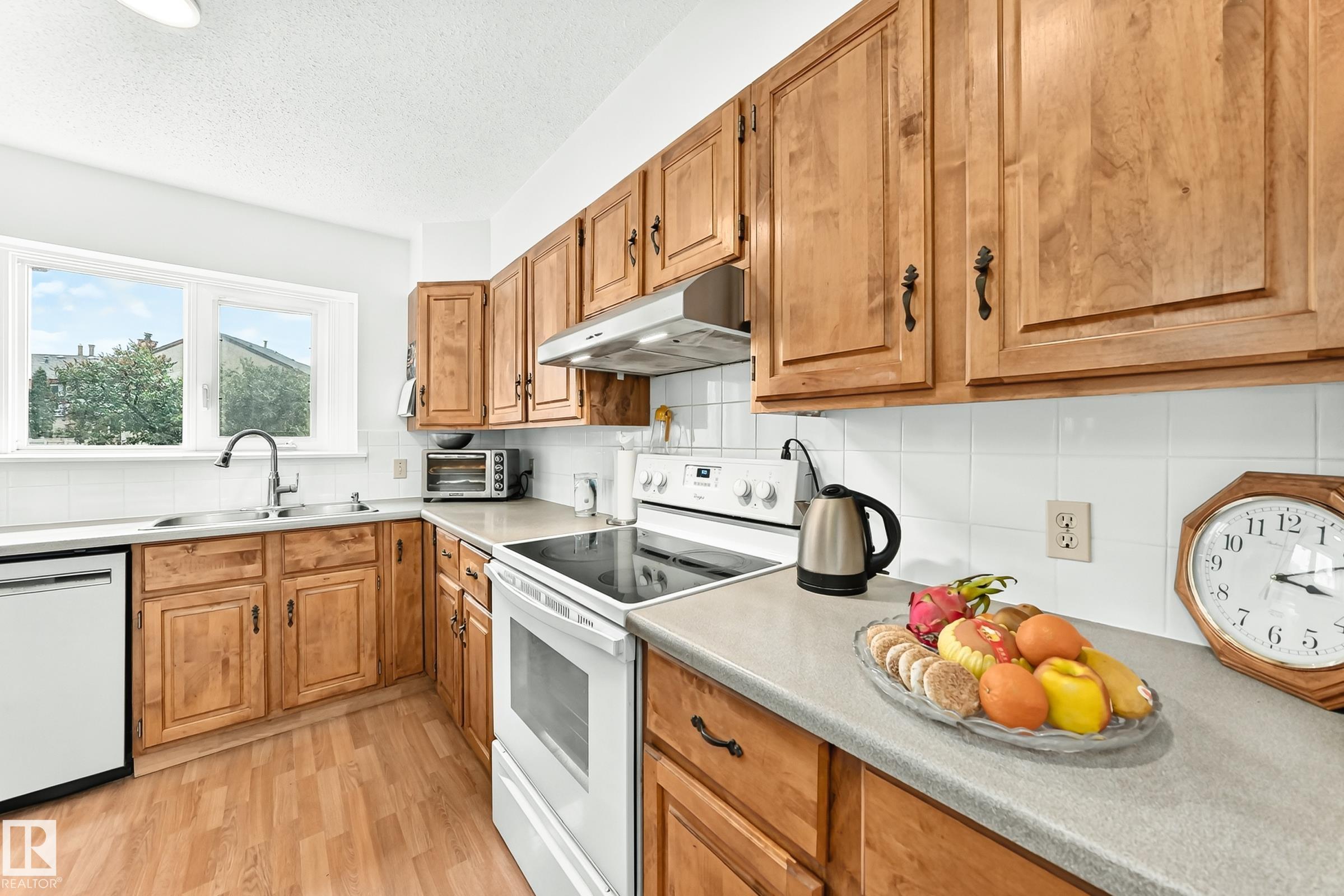Photo 7 at 102 Royal Terrace NW, Ermineskin, Edmonton