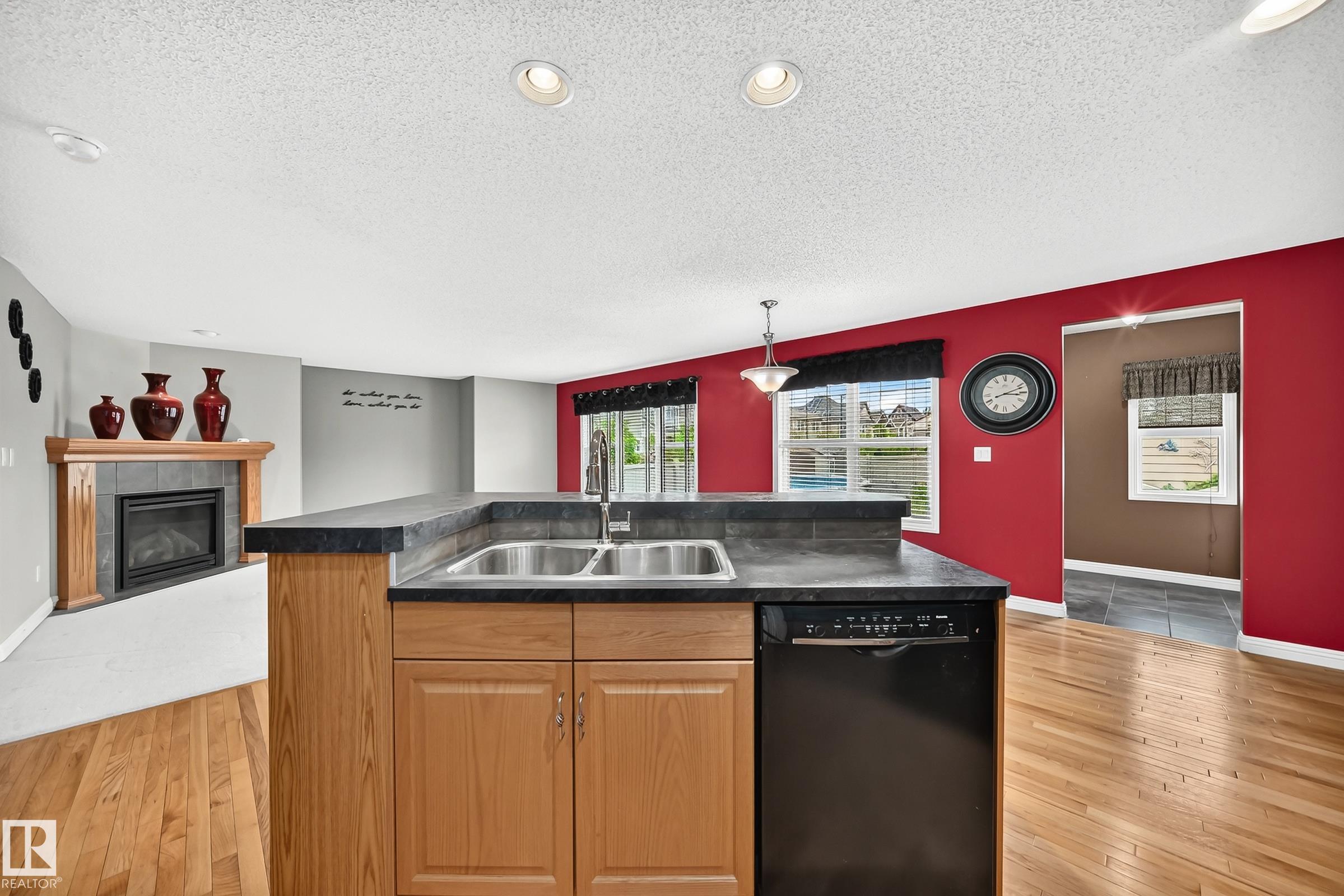 Photo 14 at 2523 Pegasus Boulevard NW, Griesbach, Edmonton