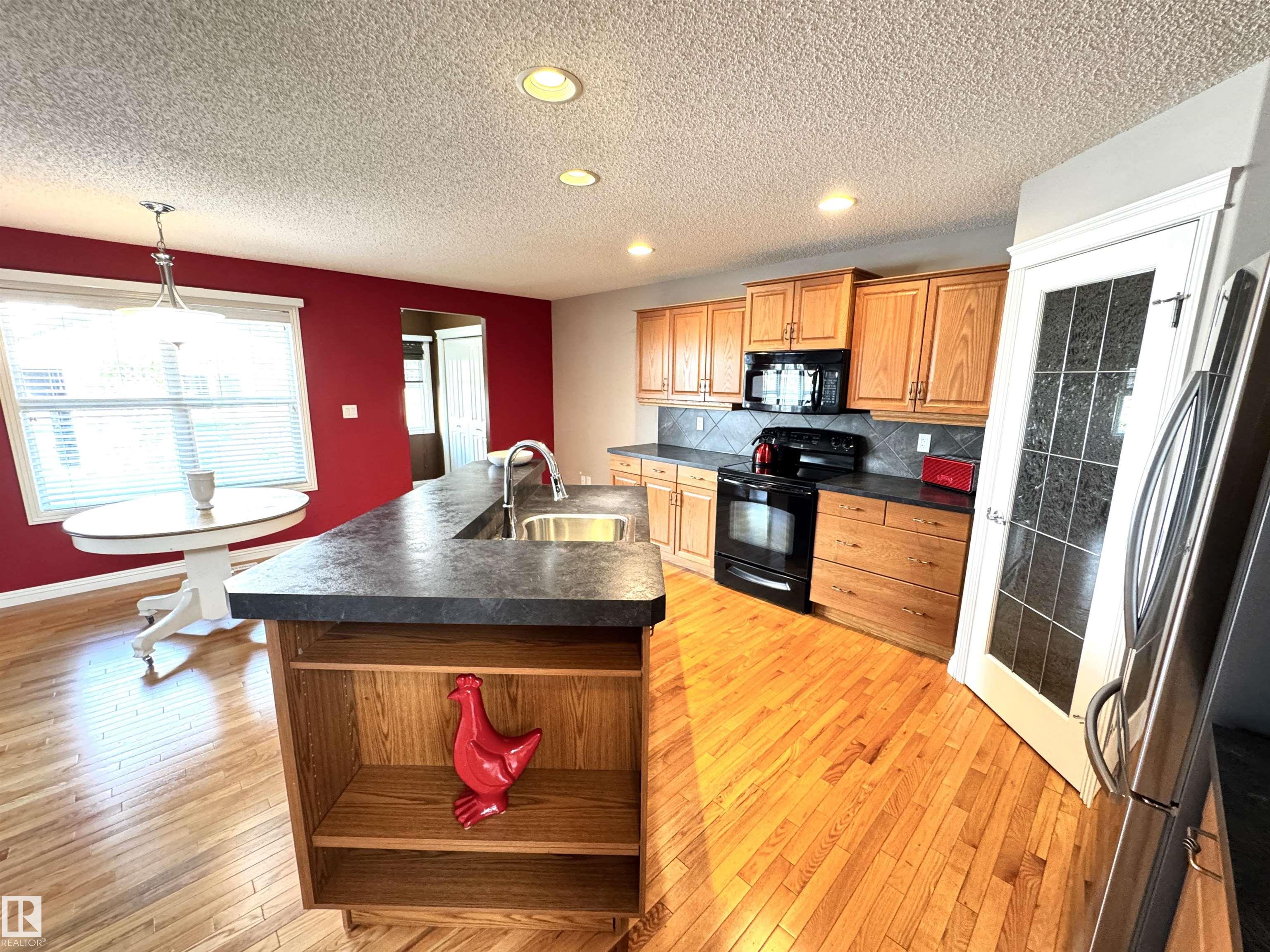 Photo 17 at 2523 Pegasus Boulevard NW, Griesbach, Edmonton
