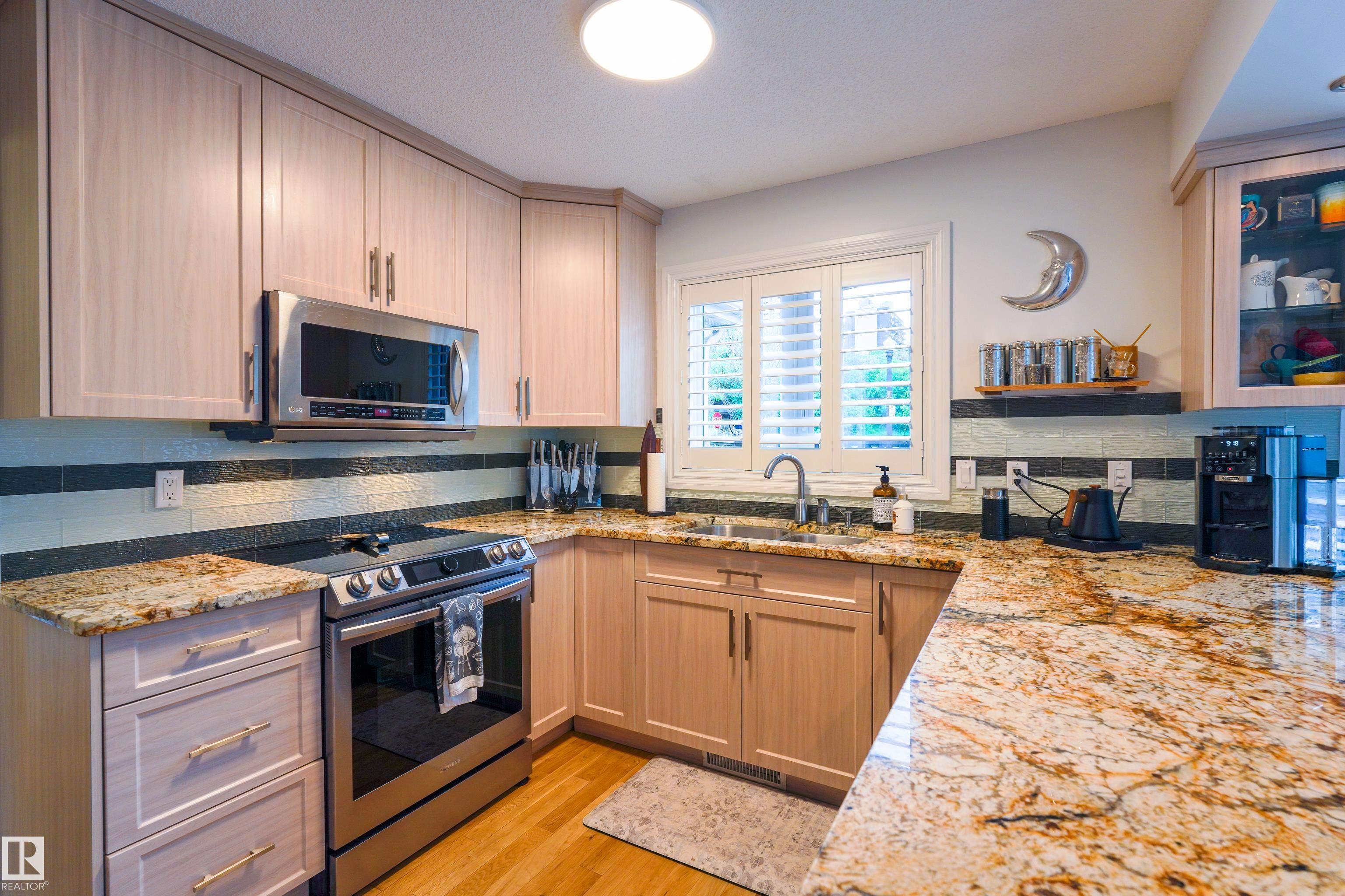 Photo 12 at 9749 102 Street NW, Rossdale, Edmonton