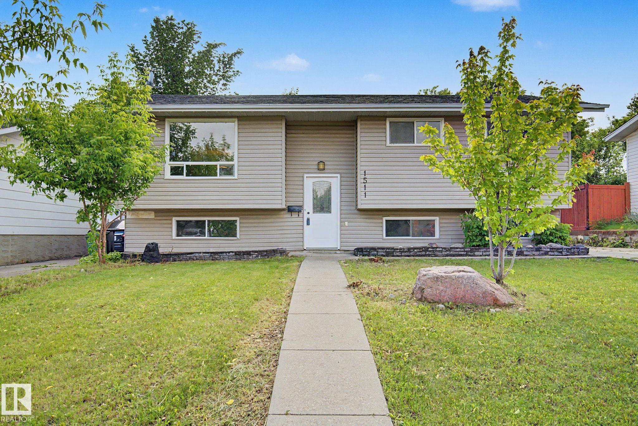 1511 75 Street NW, Menisa, Edmonton 2