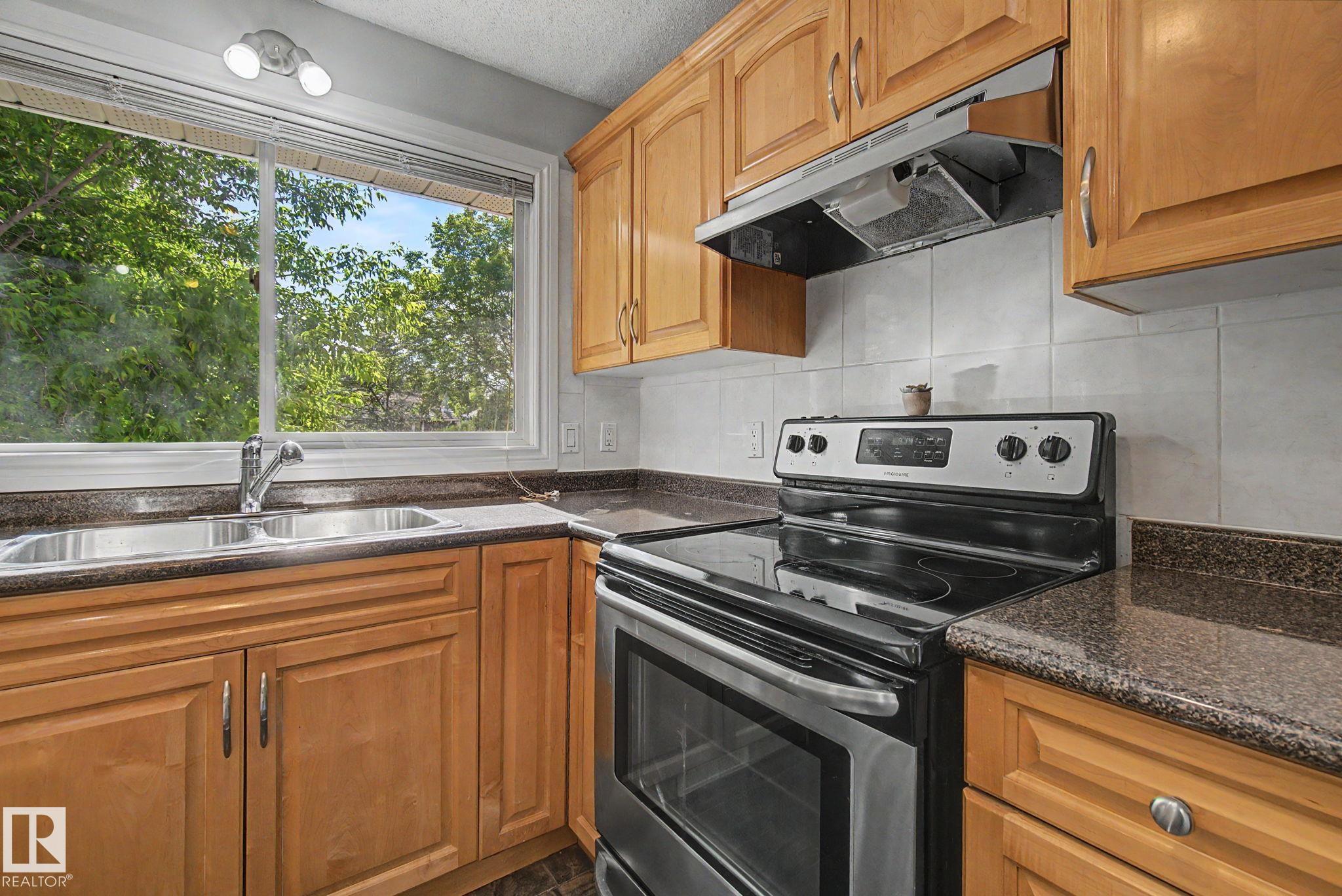 Photo 16 at 1511 75 Street NW, Menisa, Edmonton