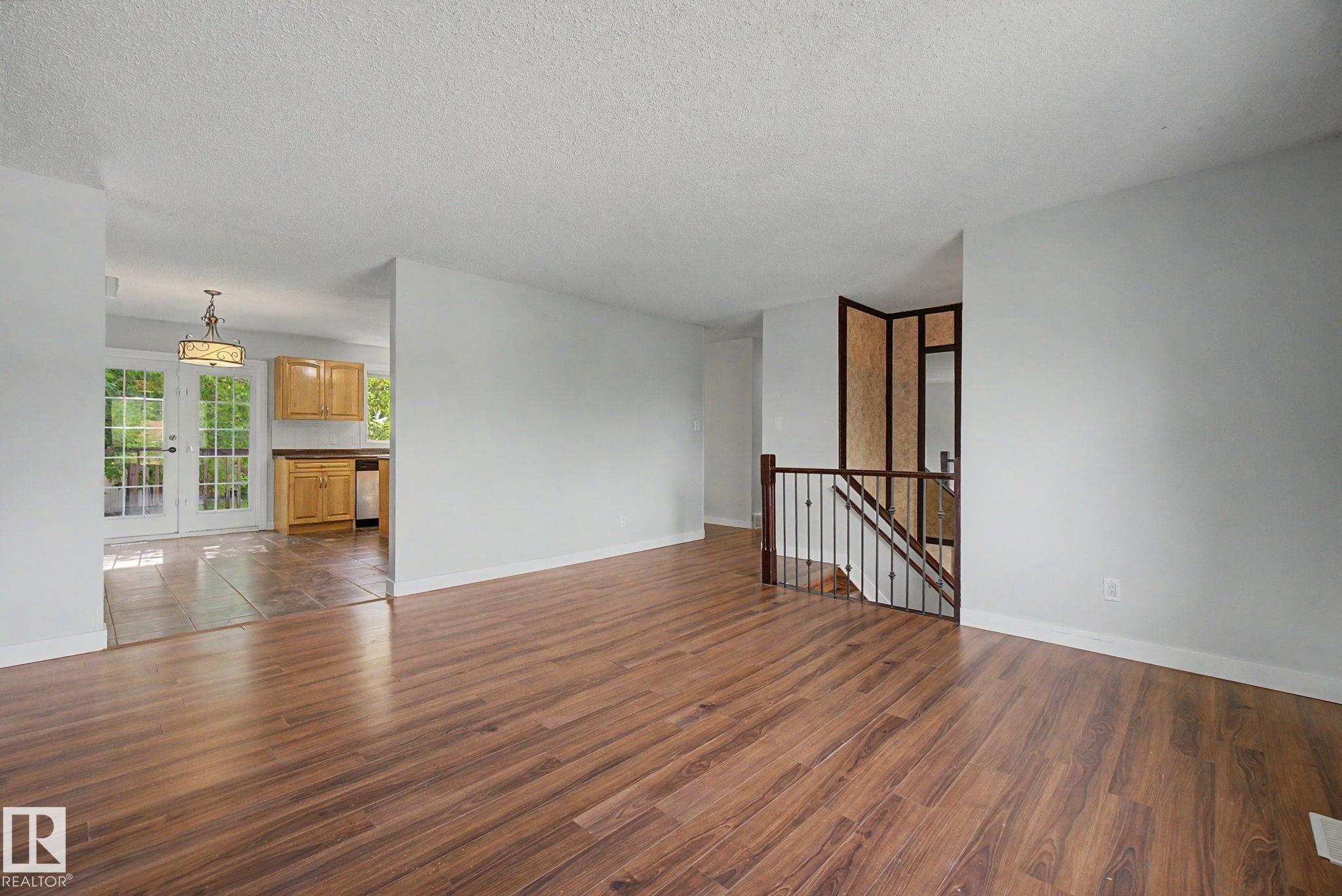 Photo 9 at 1511 75 Street NW, Menisa, Edmonton