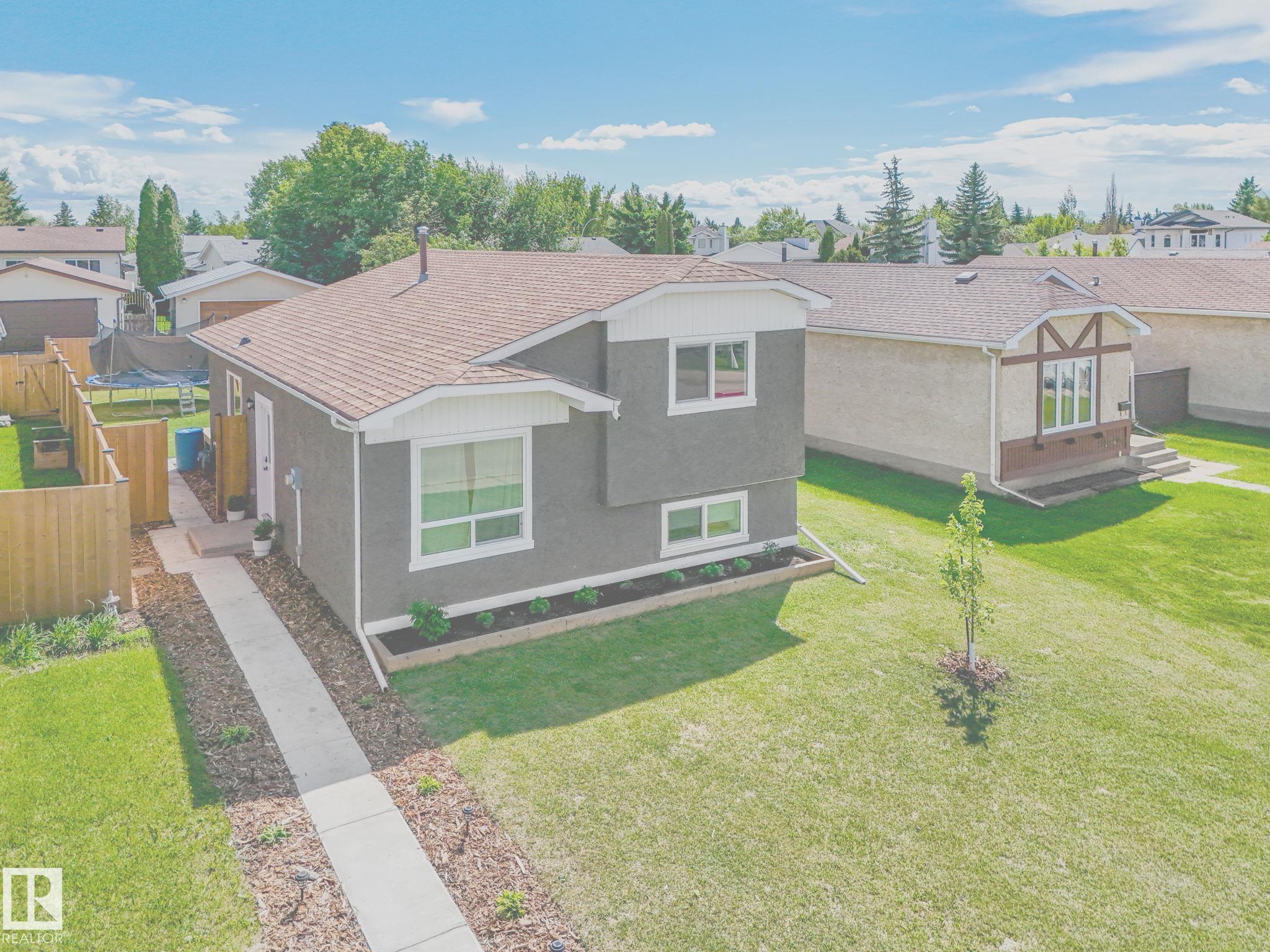 Photo 2 at 4115 41 Avenue NW, Kiniski Gardens, Edmonton