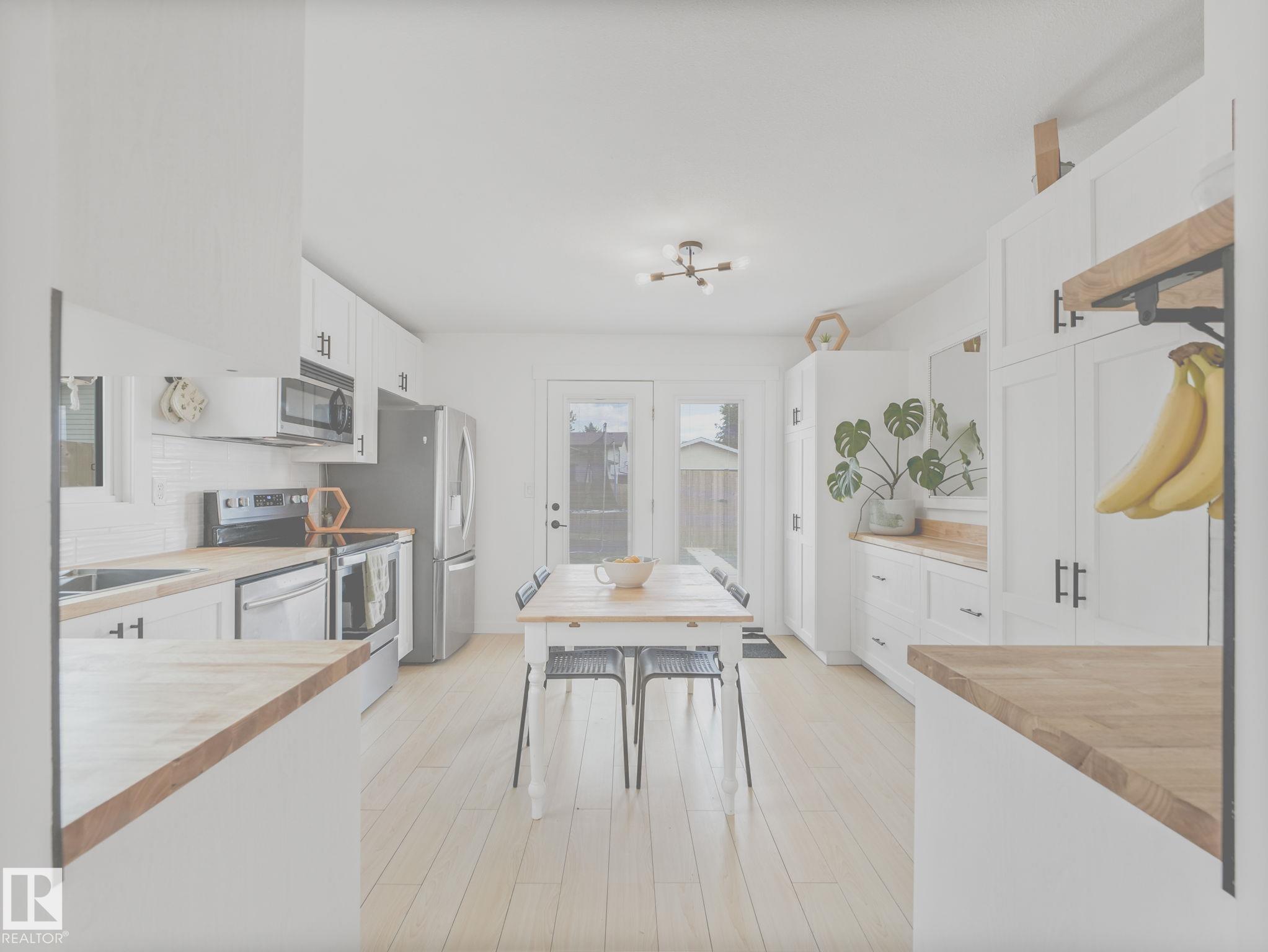 Photo 15 at 4115 41 Avenue NW, Kiniski Gardens, Edmonton