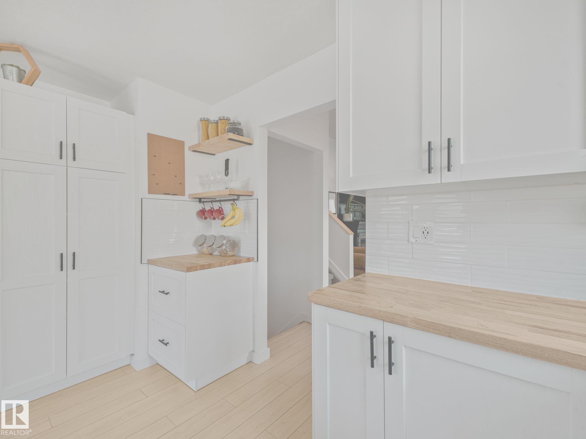 Photo 26 at 4115 41 Avenue NW, Kiniski Gardens, Edmonton