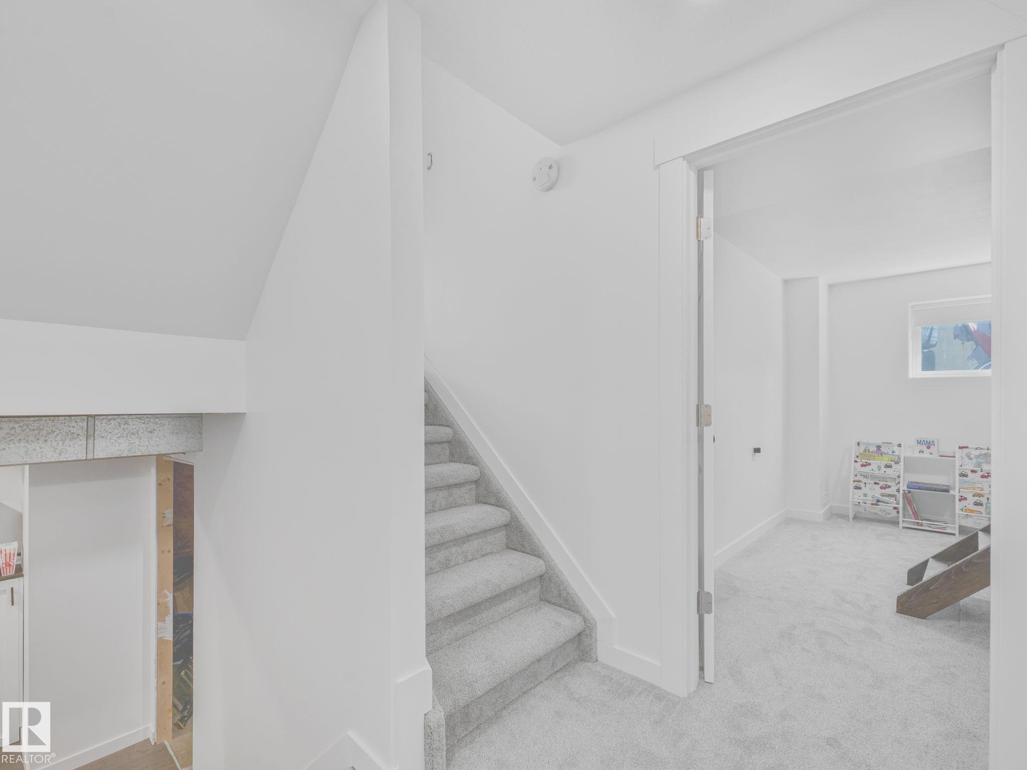 Photo 40 at 4115 41 Avenue NW, Kiniski Gardens, Edmonton
