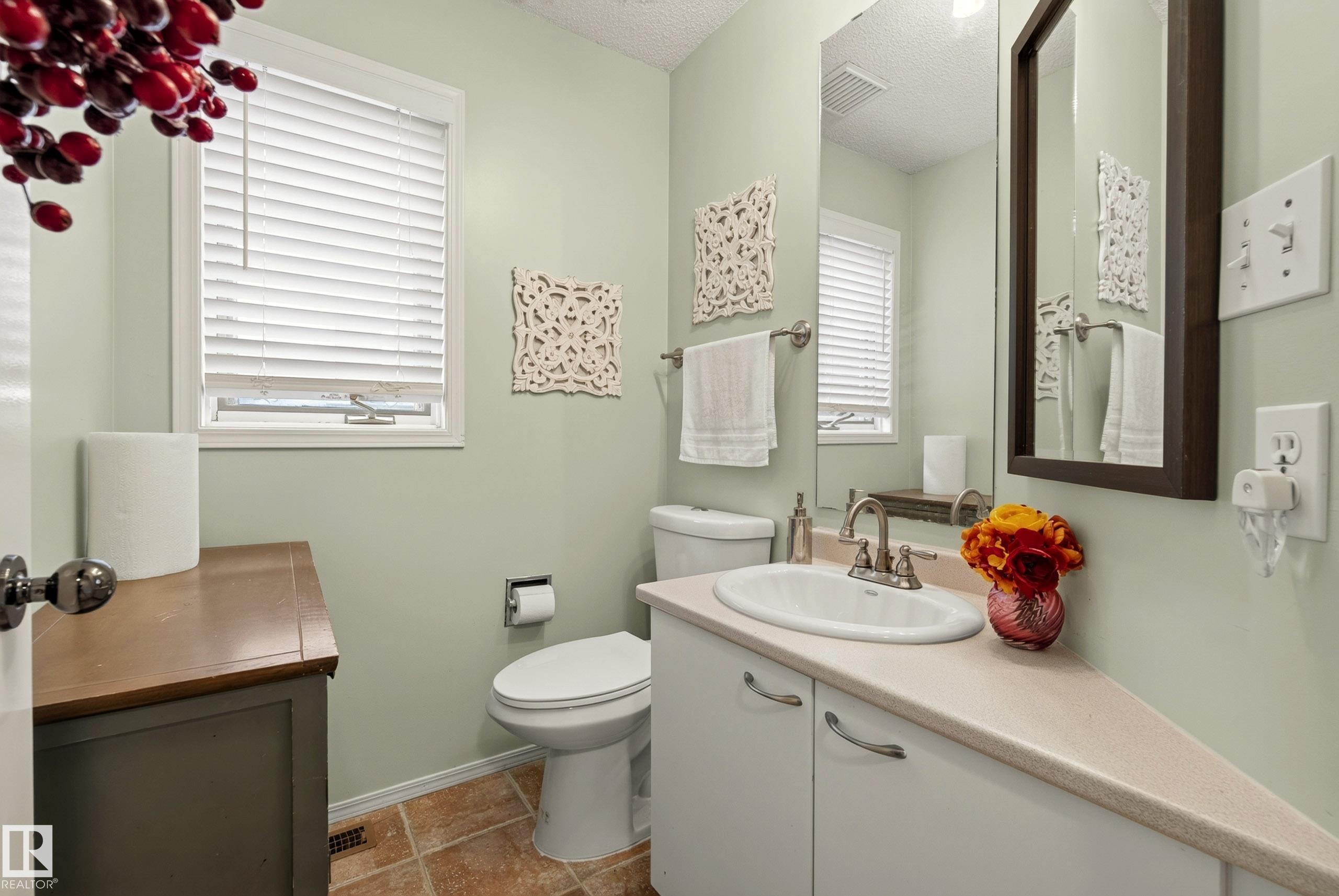 Photo 31 at 9 Emerald Terrace, Erin Ridge, St. Albert