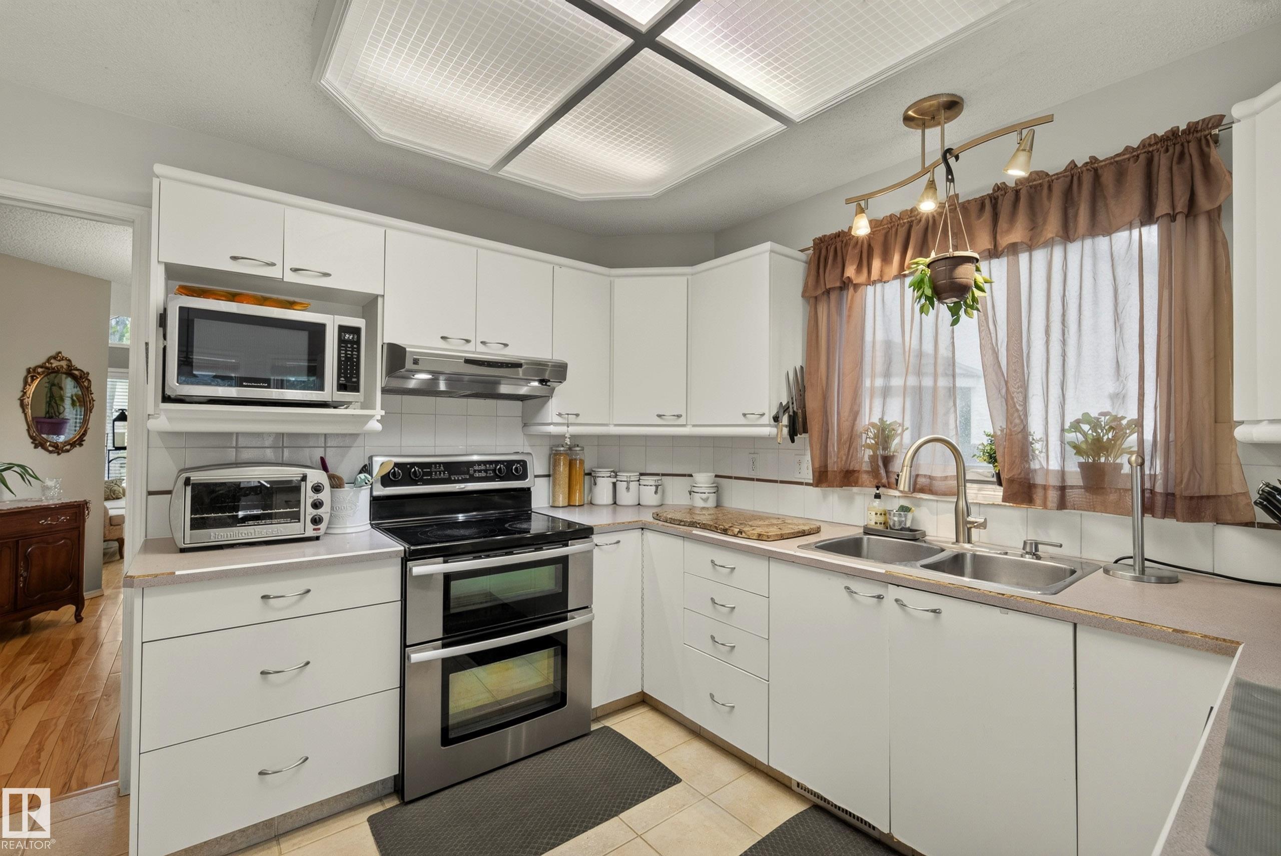 Photo 10 at 9 Emerald Terrace, Erin Ridge, St. Albert