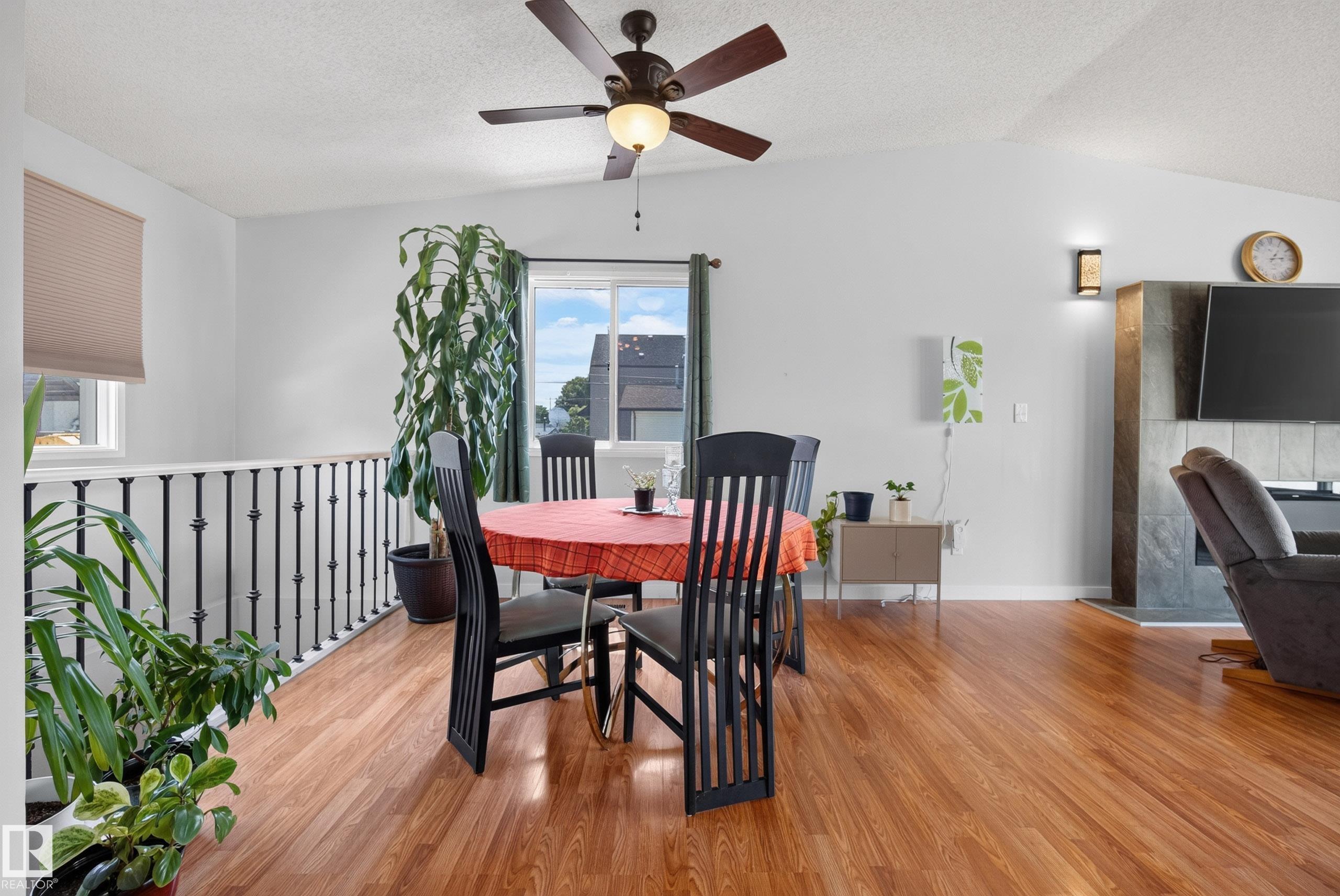 Photo 11 at 10935 152 Street NW, High Park, Edmonton