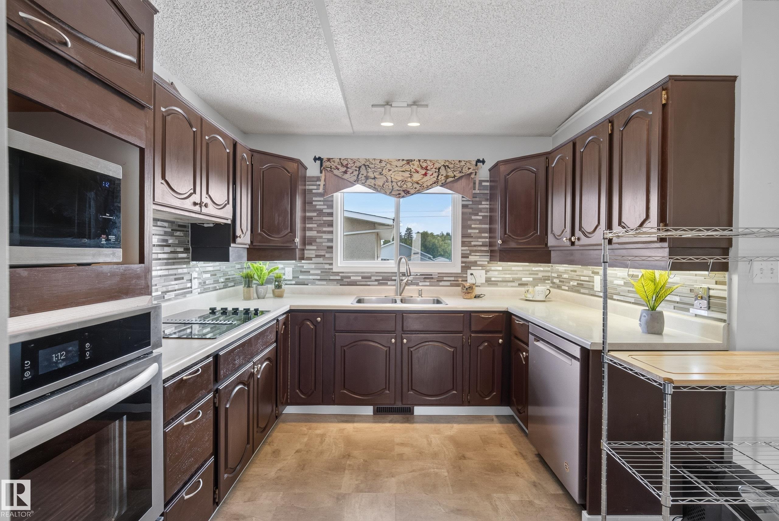 Photo 13 at 10935 152 Street NW, High Park, Edmonton