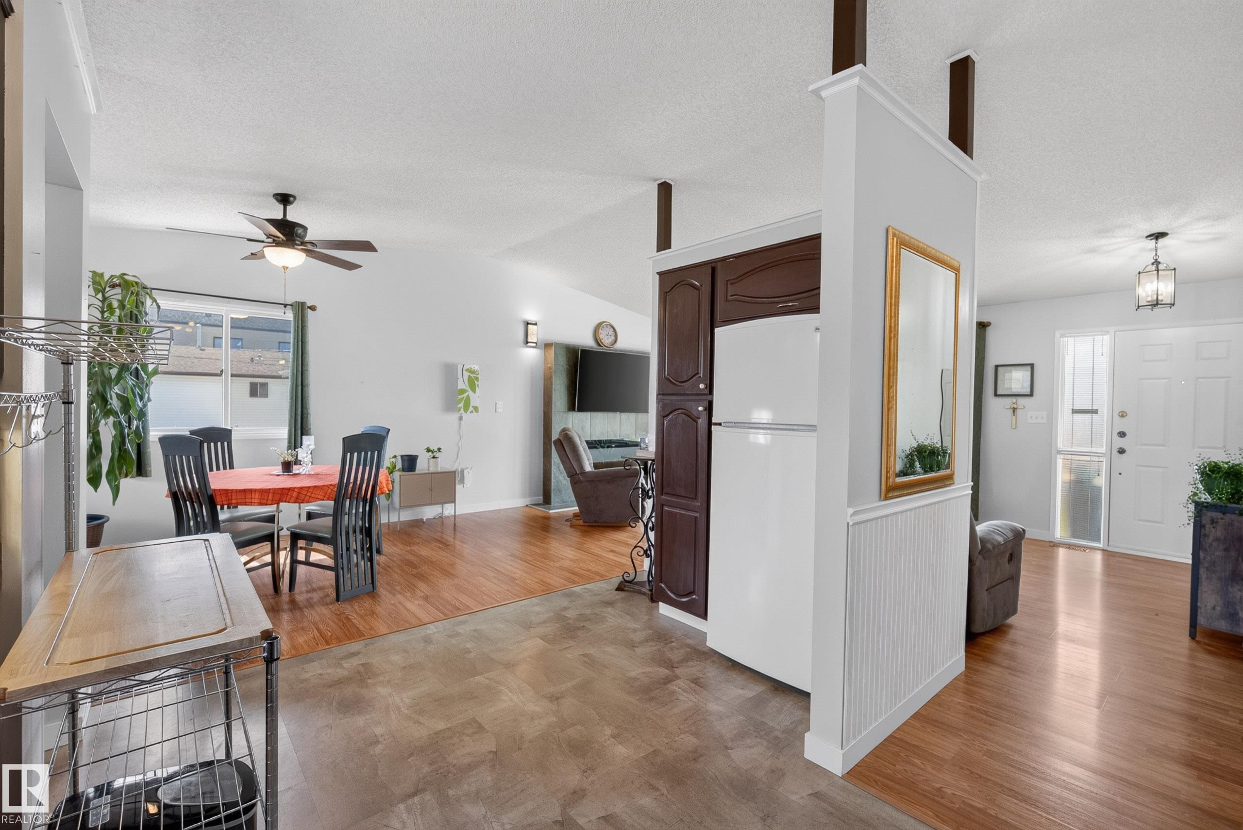 Photo 15 at 10935 152 Street NW, High Park, Edmonton