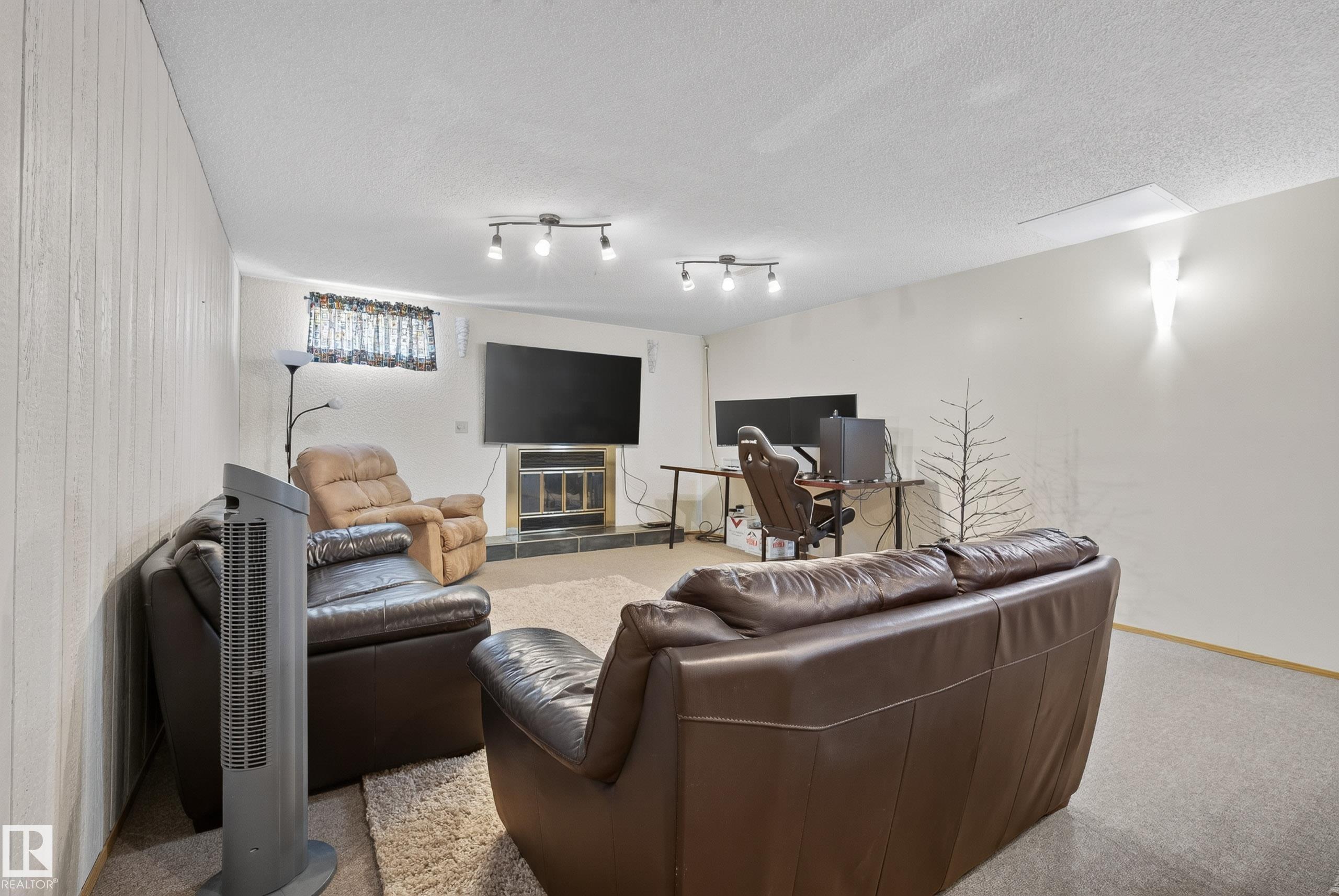Photo 28 at 10935 152 Street NW, High Park, Edmonton