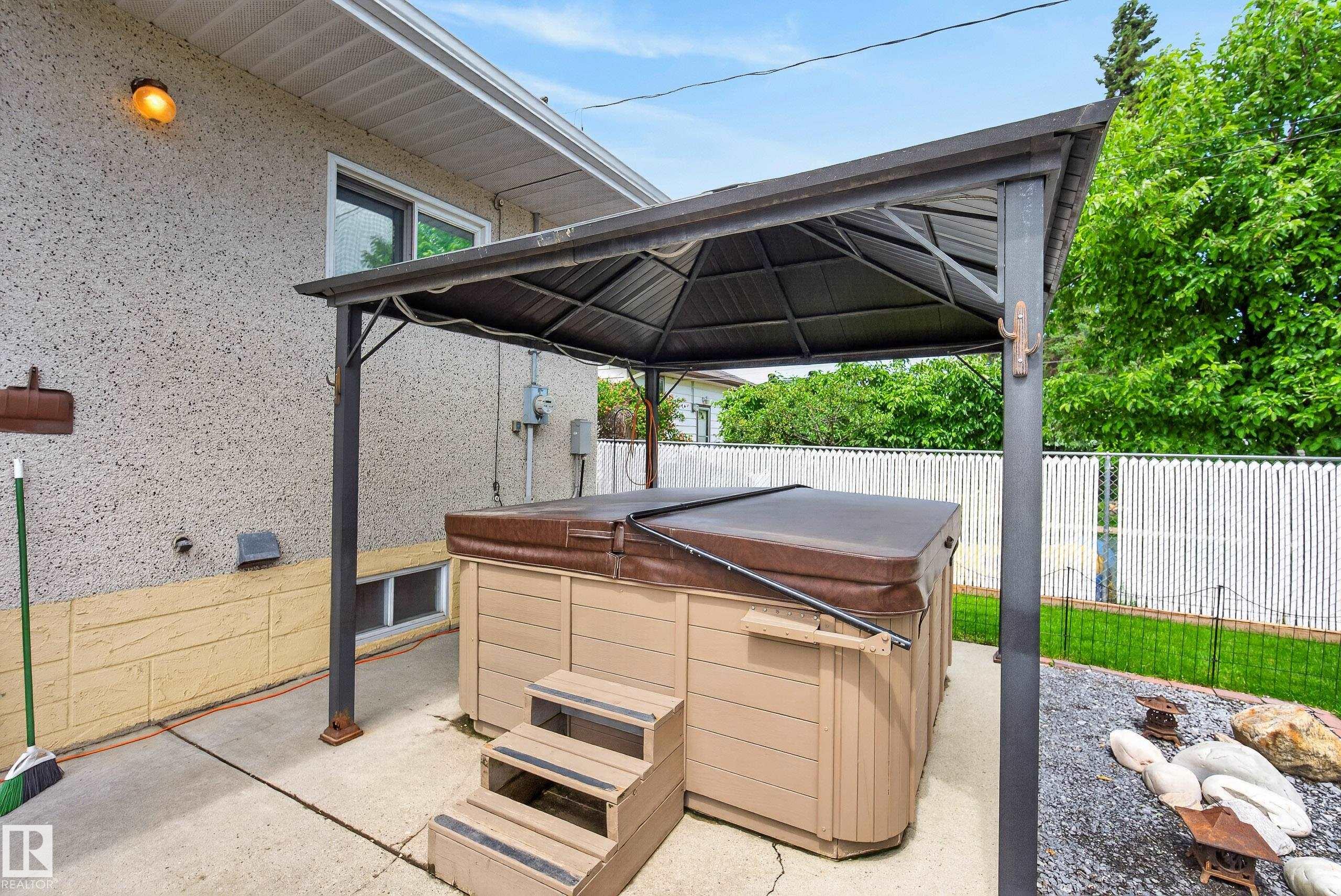 Photo 38 at 10935 152 Street NW, High Park, Edmonton