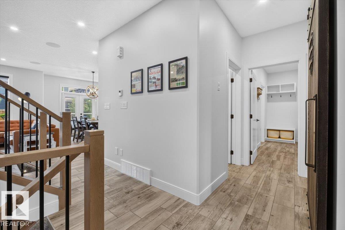 Photo 3 at 4470 Suzanna Crescent SW, Summerside, Edmonton
