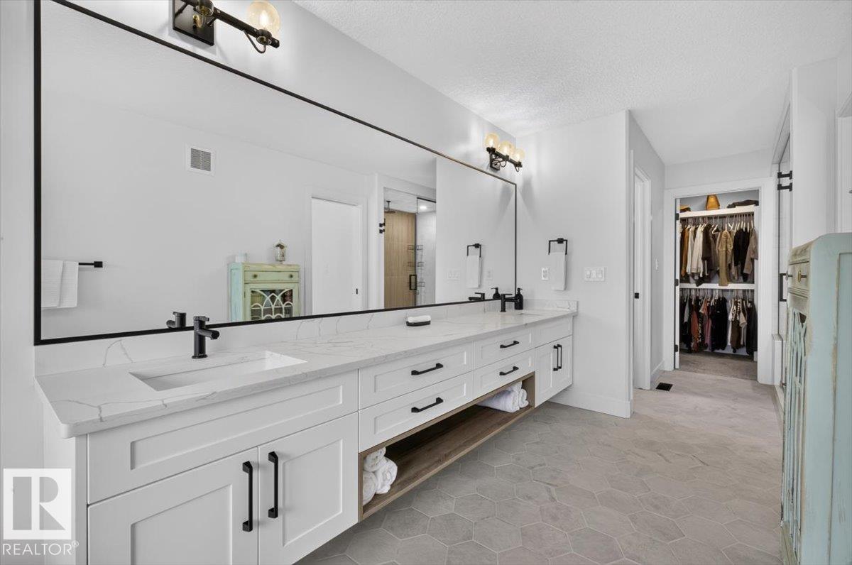 Photo 26 at 4470 Suzanna Crescent SW, Summerside, Edmonton