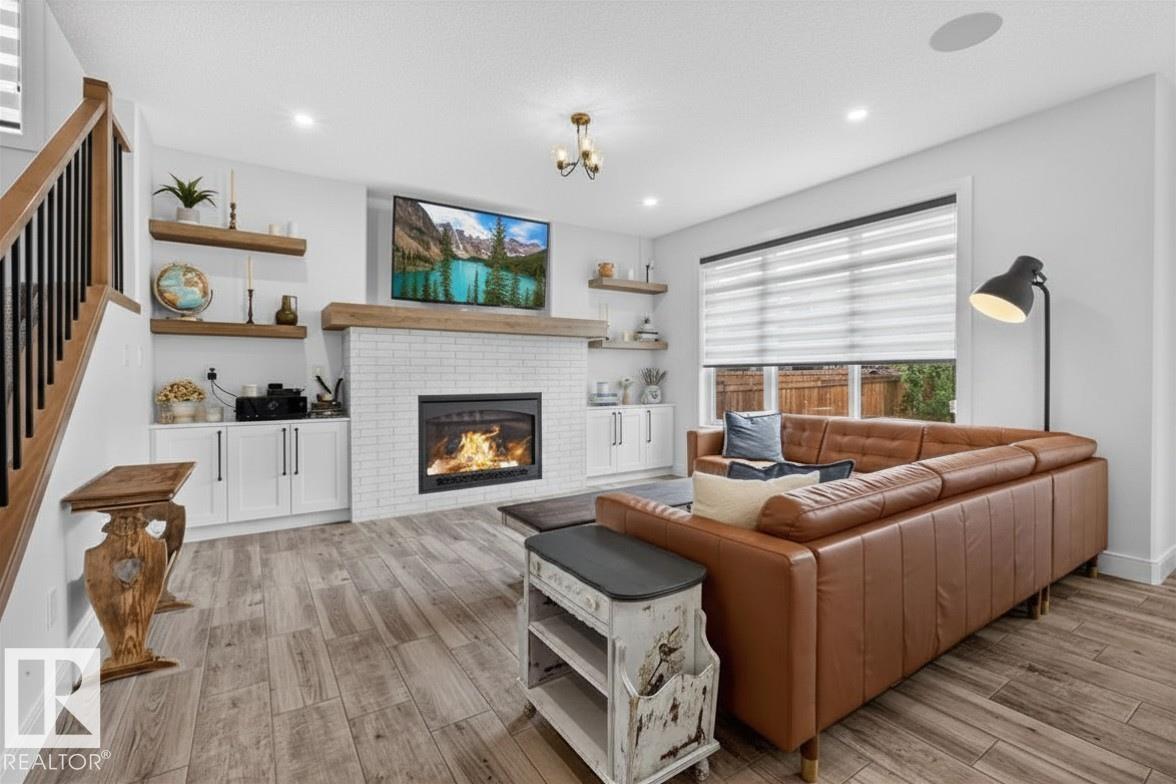 Photo 5 at 4470 Suzanna Crescent SW, Summerside, Edmonton