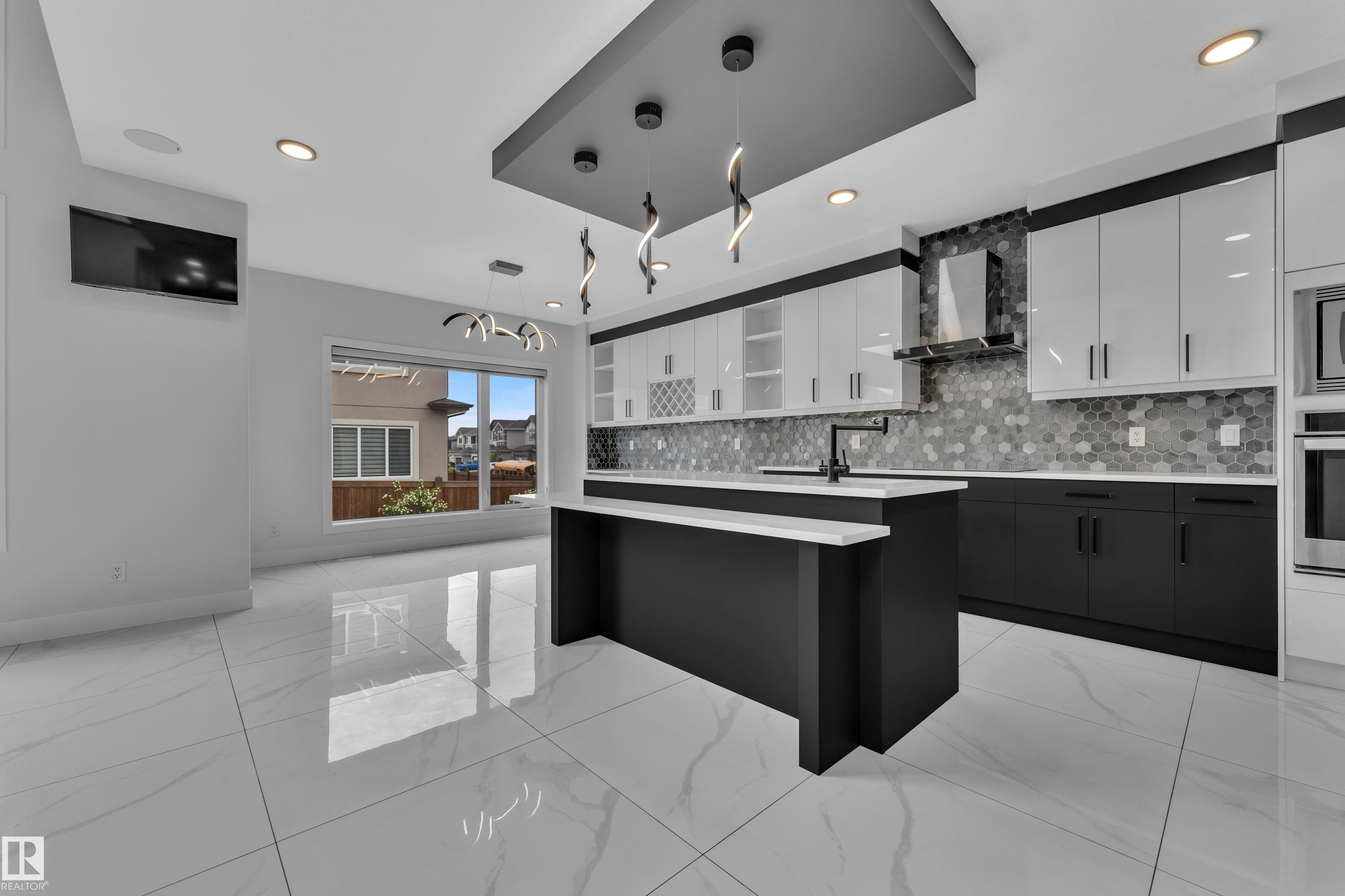 Photo 11 at 1460 25 Street NW, Laurel, Edmonton