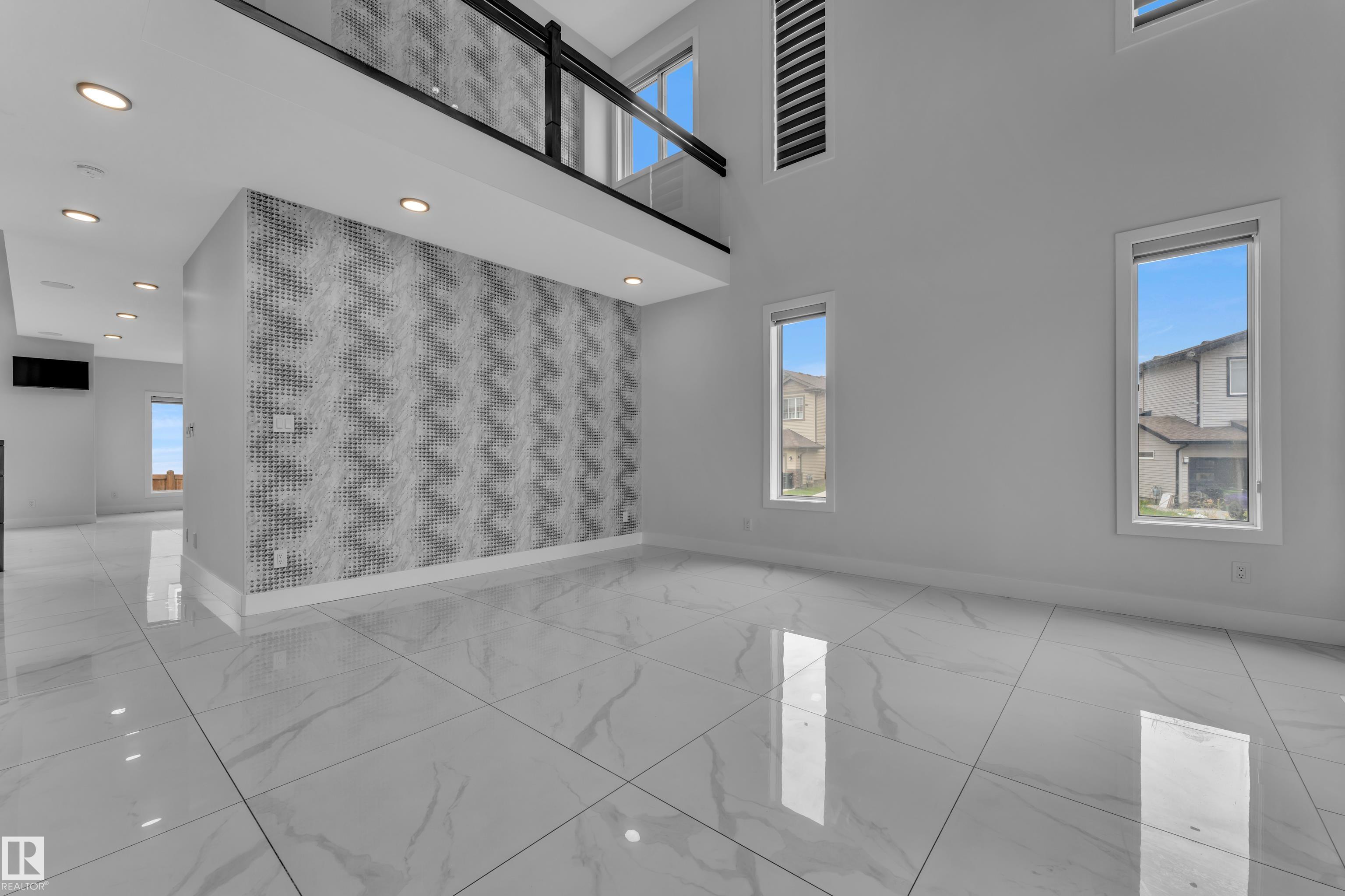 Photo 8 at 1460 25 Street NW, Laurel, Edmonton