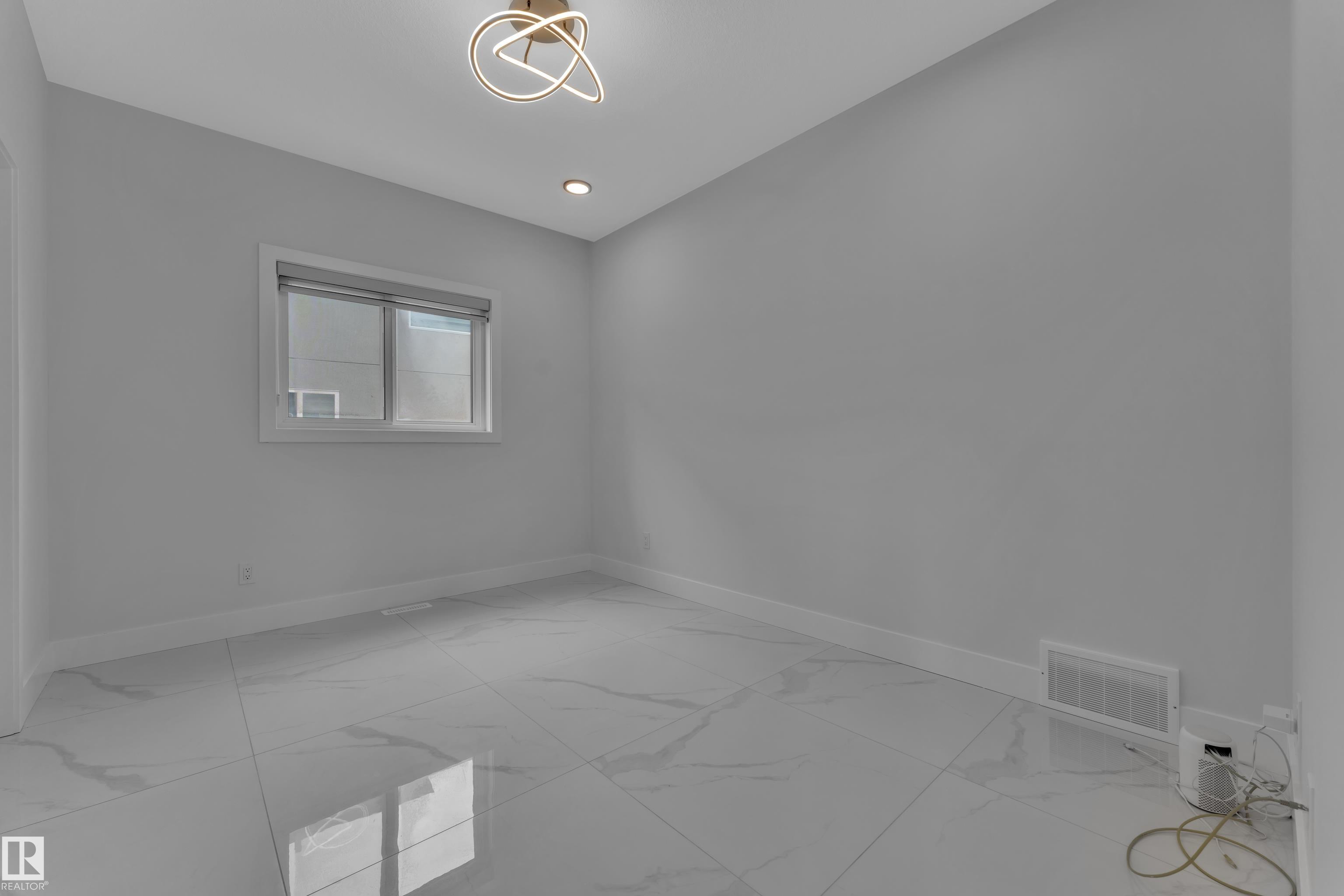Photo 9 at 1460 25 Street NW, Laurel, Edmonton