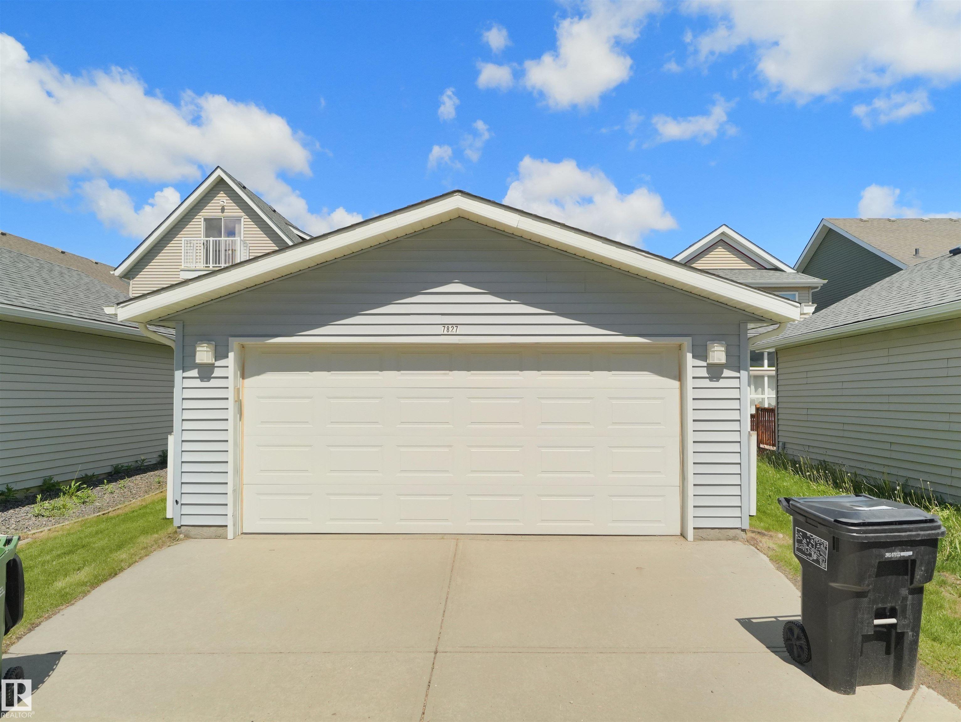 Photo 11 at 7827 22 Avenue SW, Summerside, Edmonton