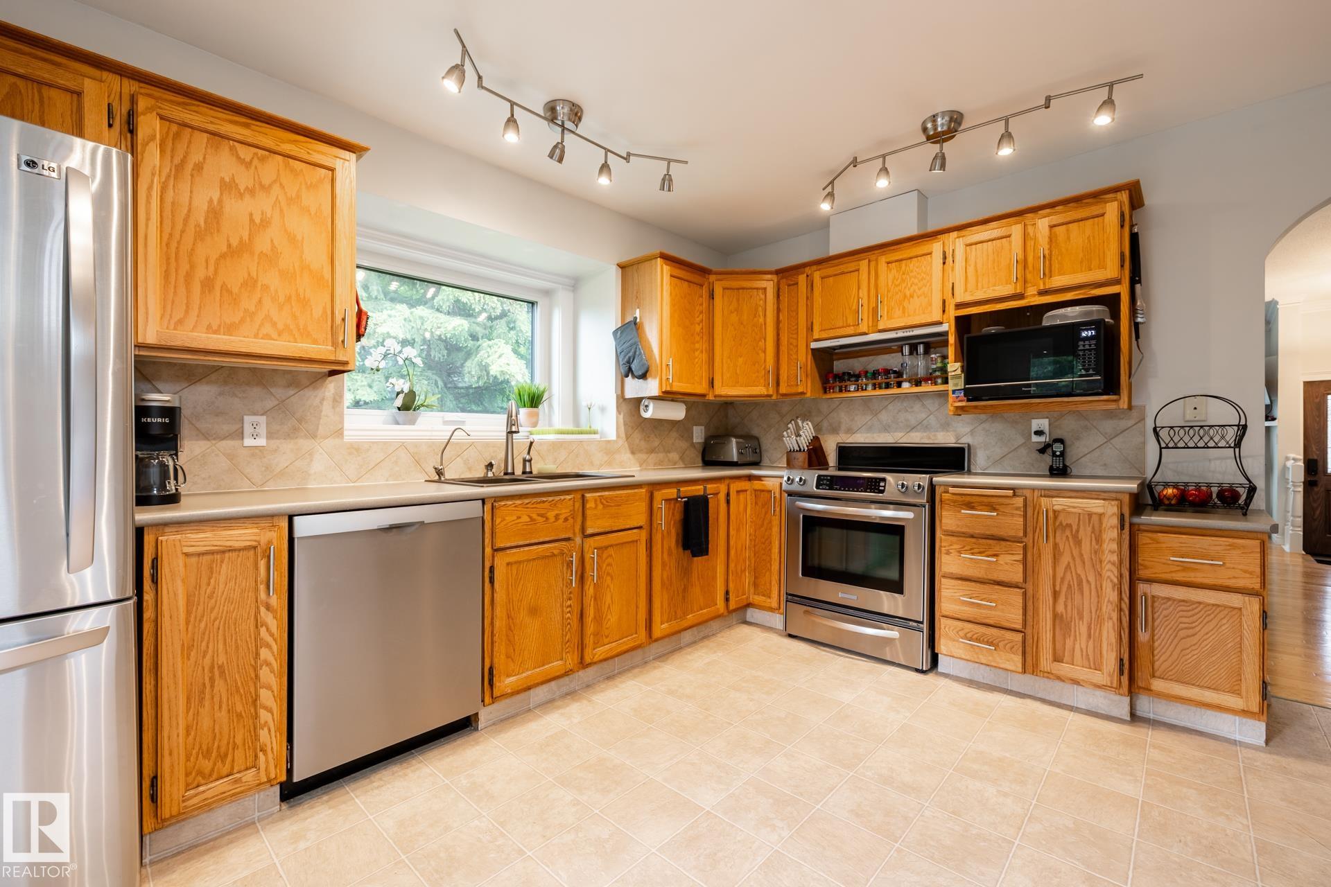 Photo 31 at 27 Danforth Crescent, Deer Ridge, St. Albert
